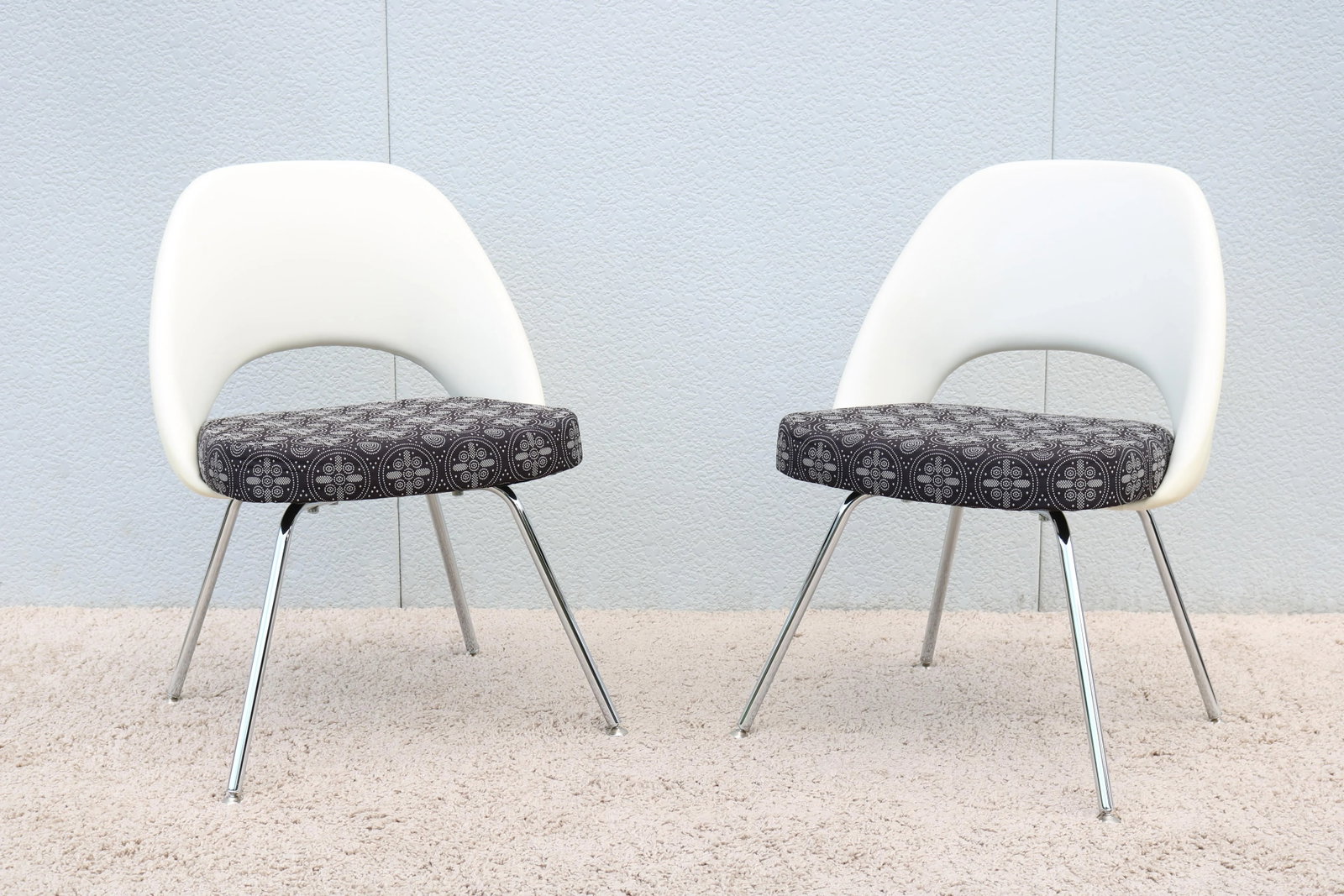 Mid-Century Modern Eero Saarinen for Knoll Executive Armless Chairs - a Pair - 3