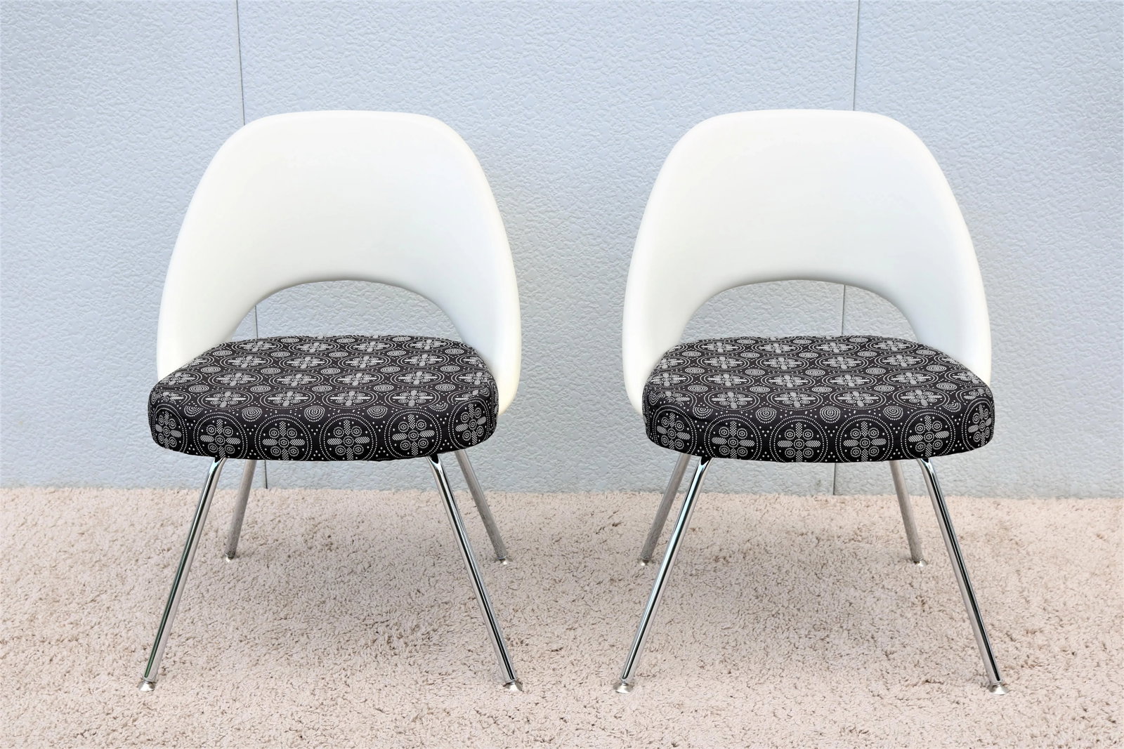 Mid-Century Modern Eero Saarinen for Knoll Executive Armless Chairs - a Pair - 4