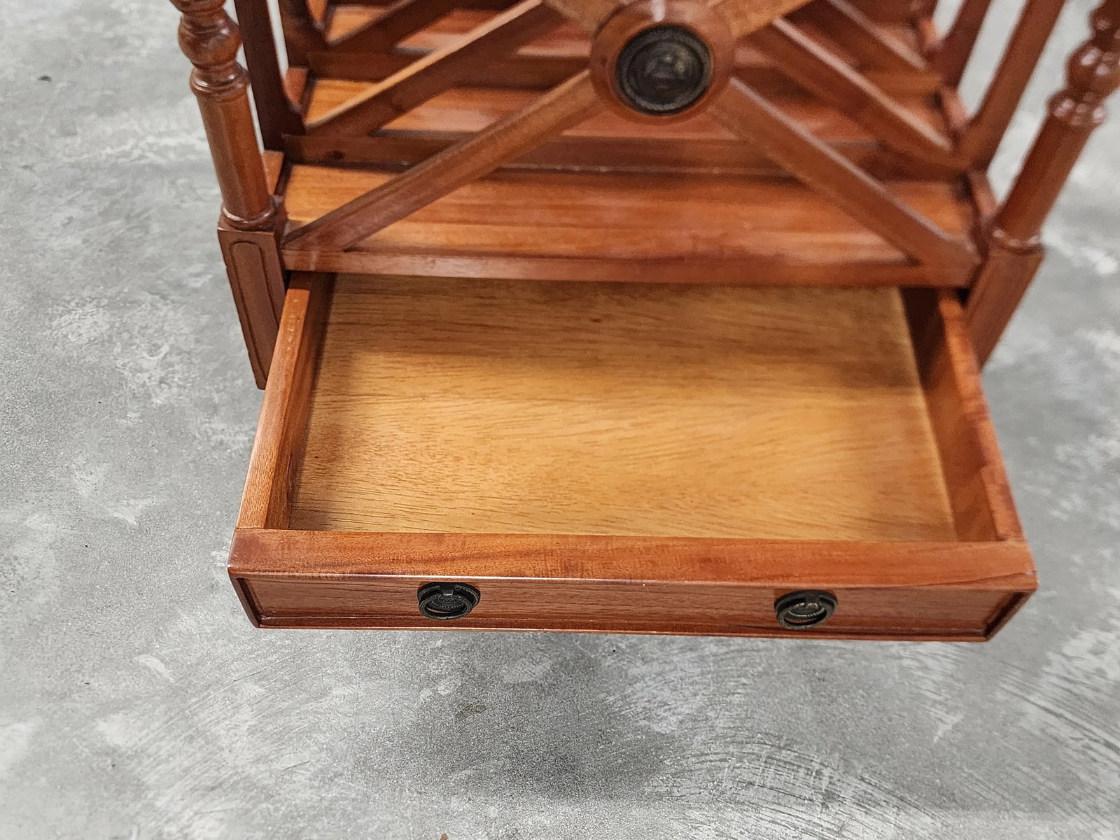 Jansen Canterbury Magazine Rack - 11