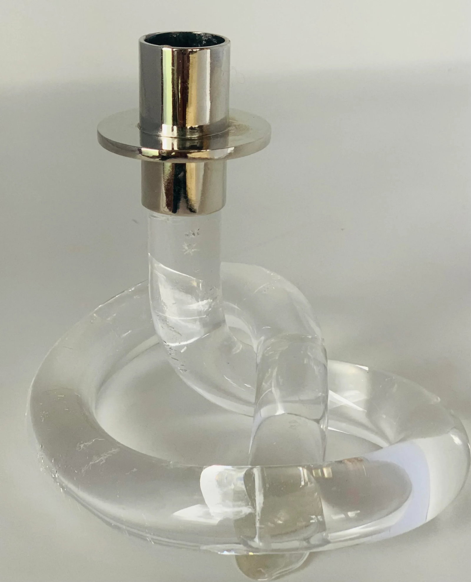 Vintage Late 20th Century Dorothy Thorpe Lucite and Chrome Silver Pretzel/Knot Candlestick - 12