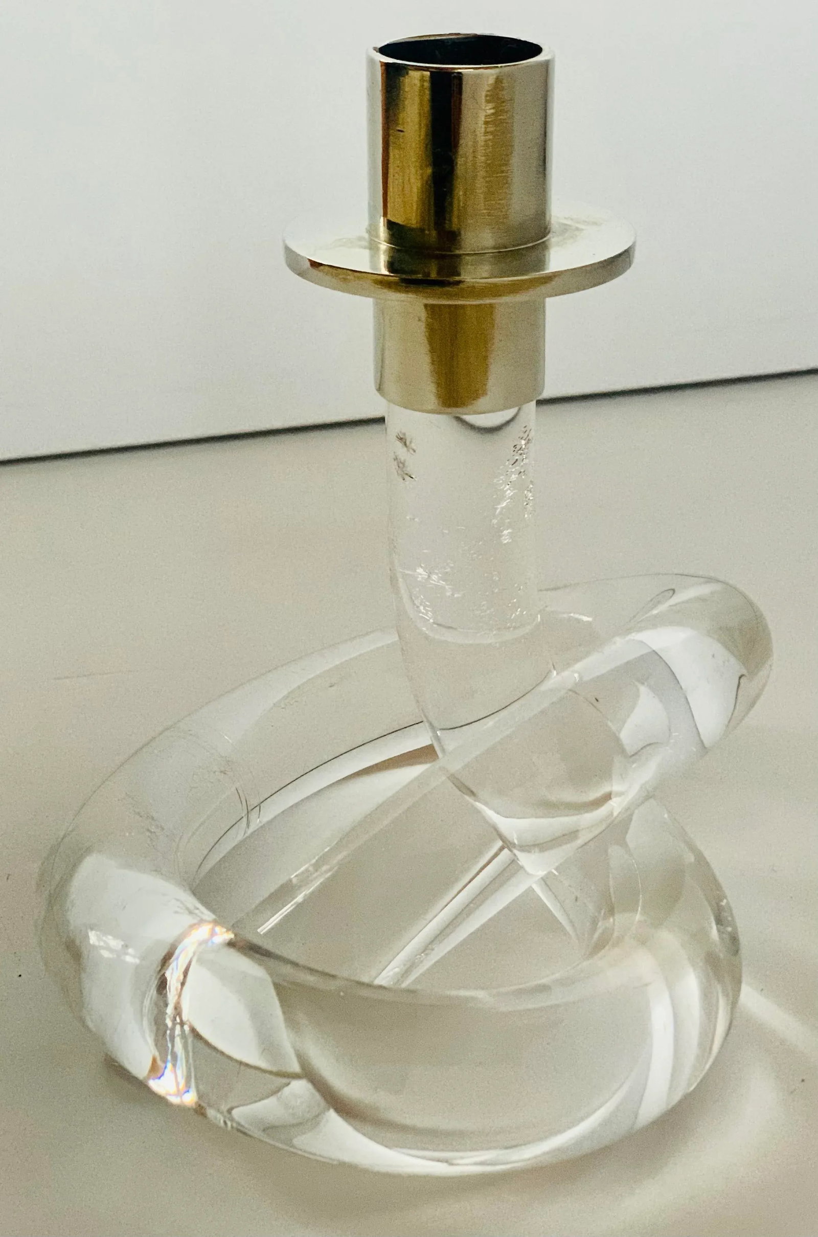 Vintage Late 20th Century Dorothy Thorpe Lucite and Chrome Silver Pretzel/Knot Candlestick - 3