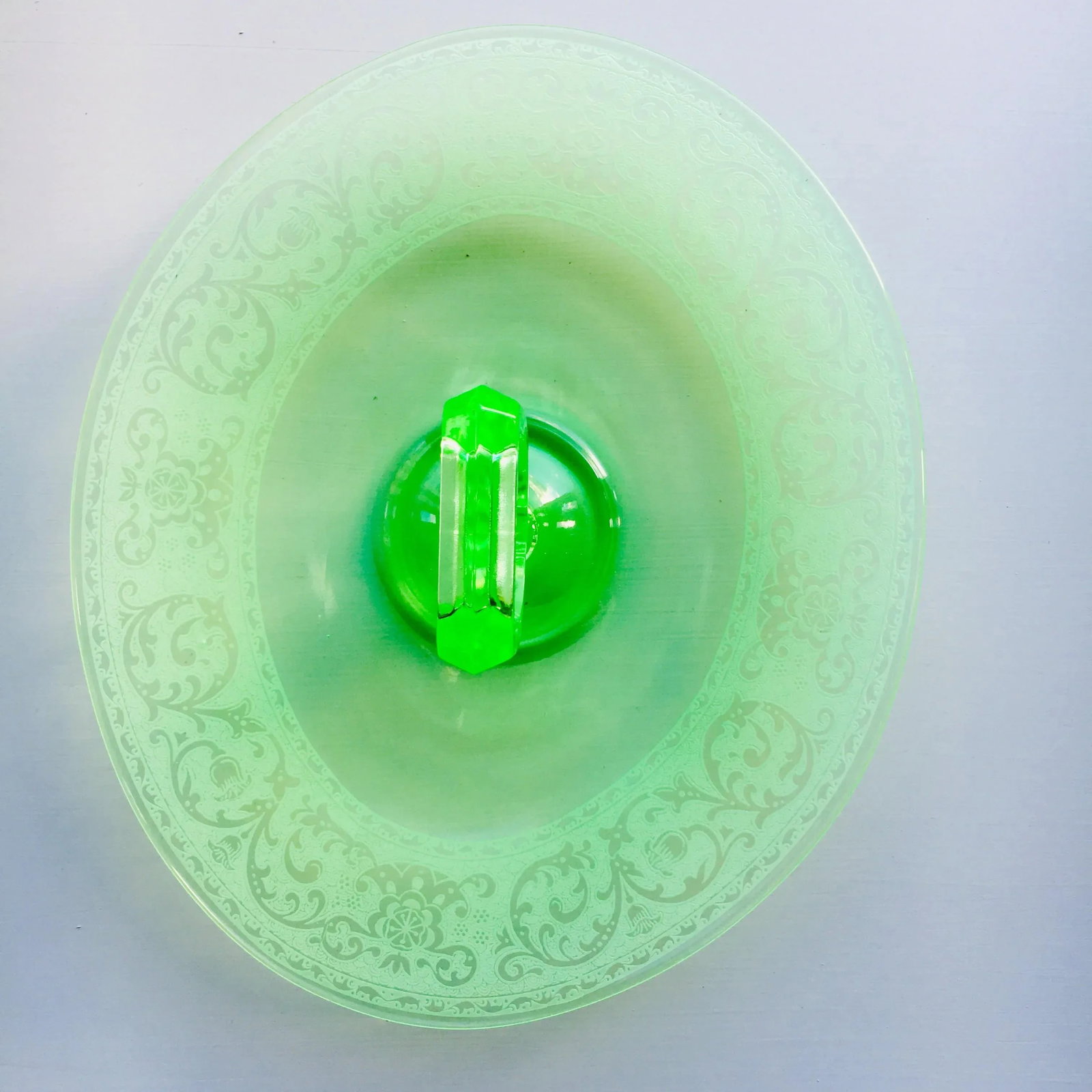 1930s Art Deco Vaseline Glass Tray - 2