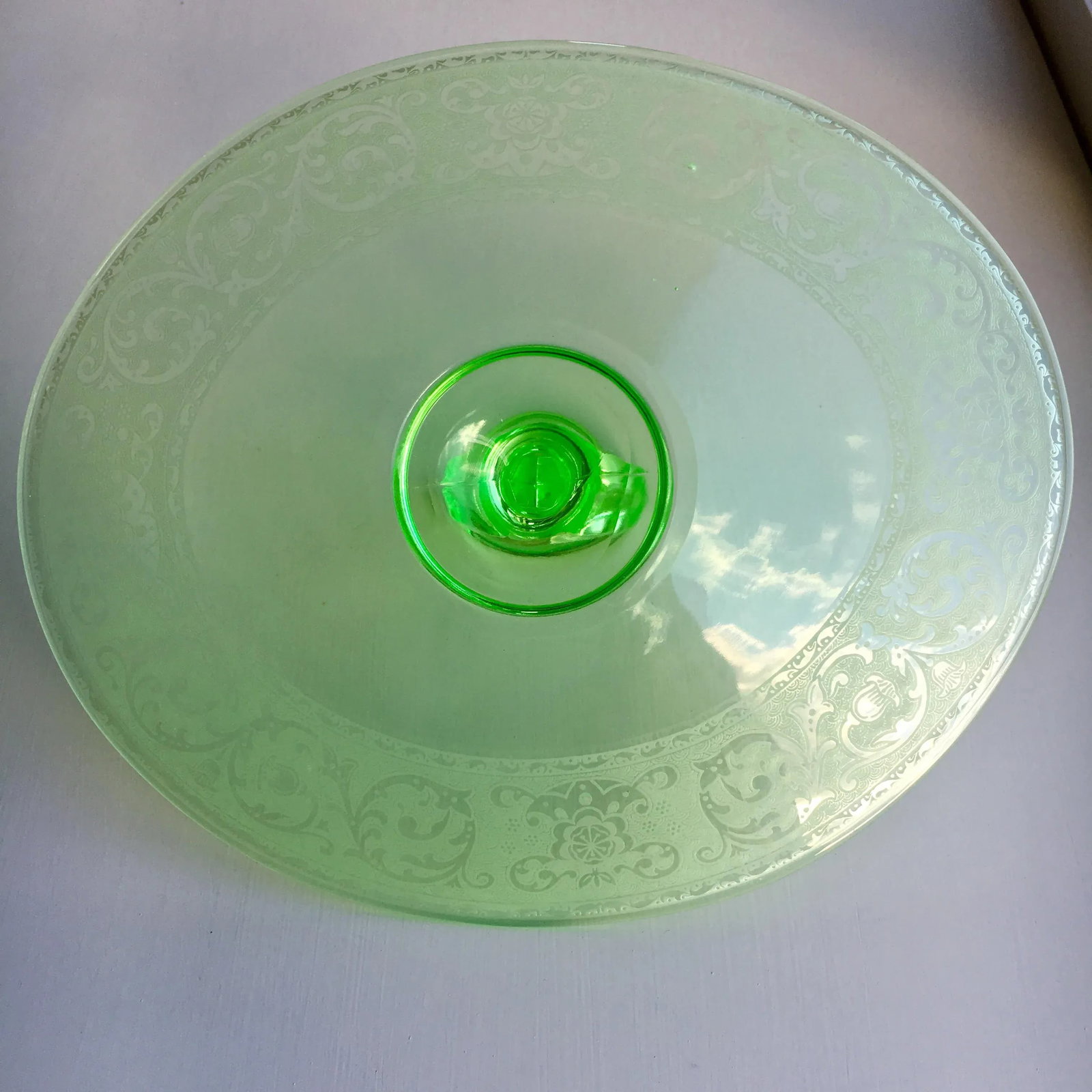1930s Art Deco Vaseline Glass Tray - 4