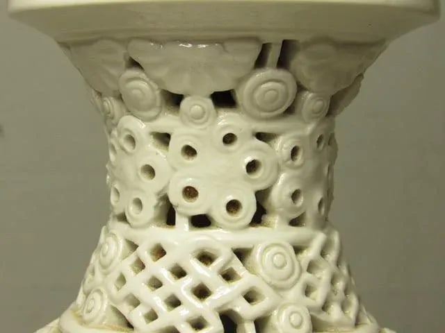 Pair of Chinese Blanc De Chine Porcelain Lamps - 3