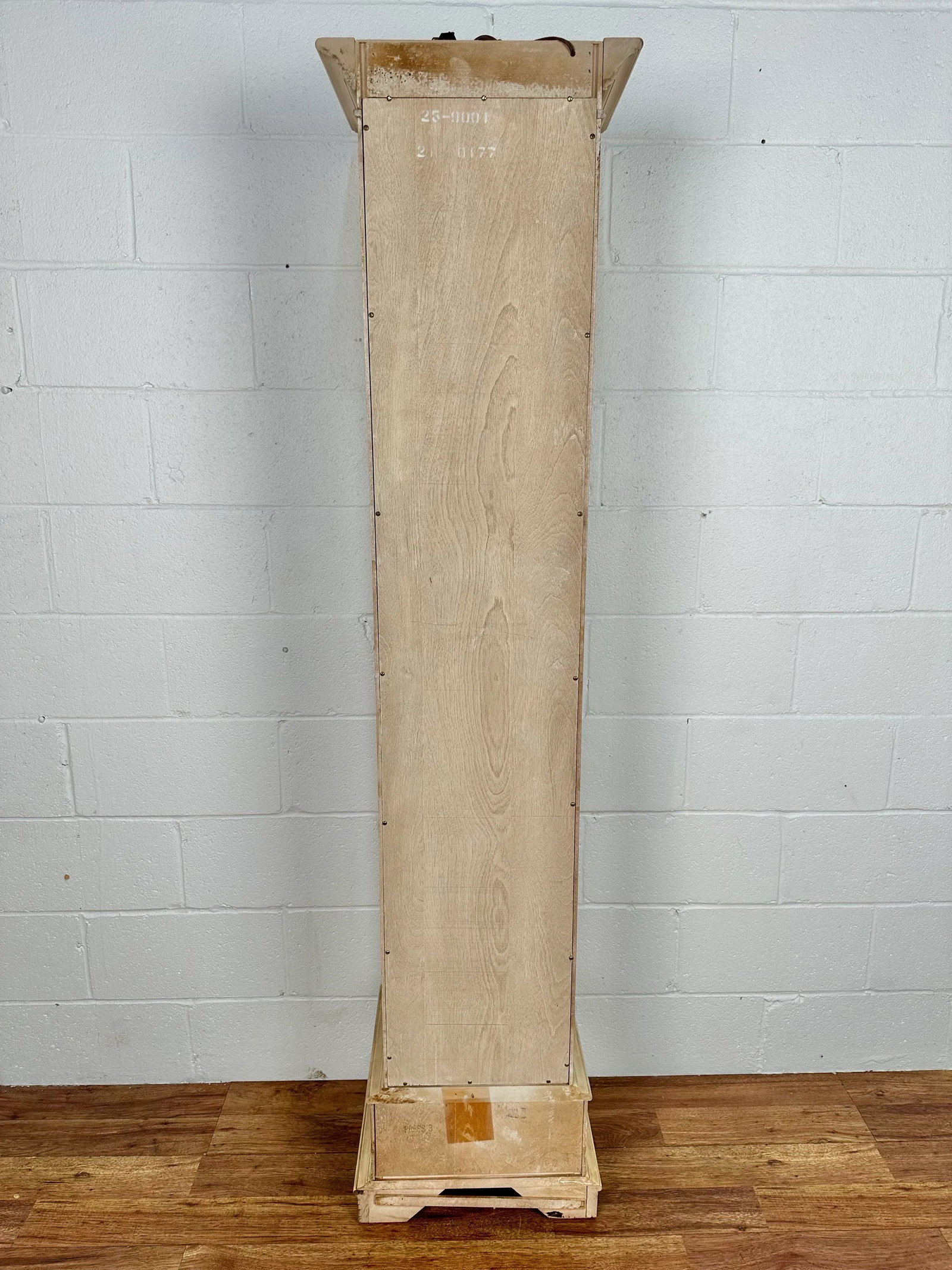 1970s Ethan Allen Classic Manor Pier Maple Curio Display Cabinet - 4