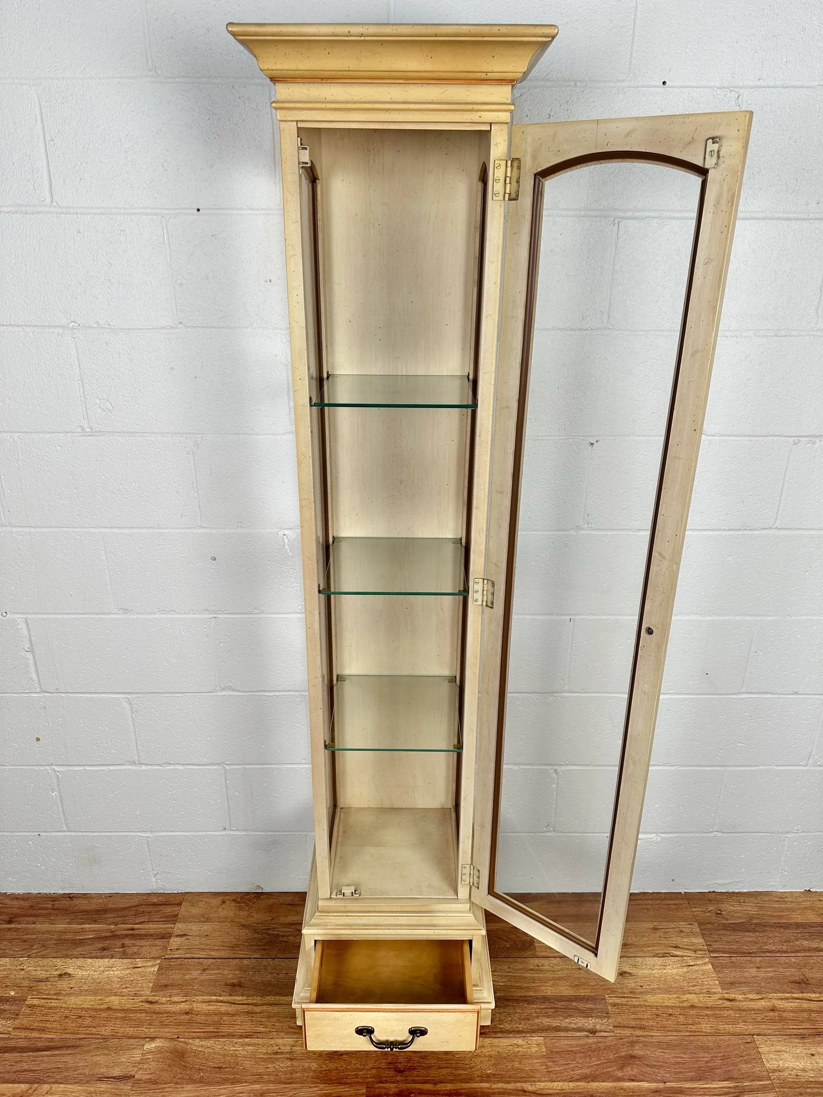 1970s Ethan Allen Classic Manor Pier Maple Curio Display Cabinet - 6
