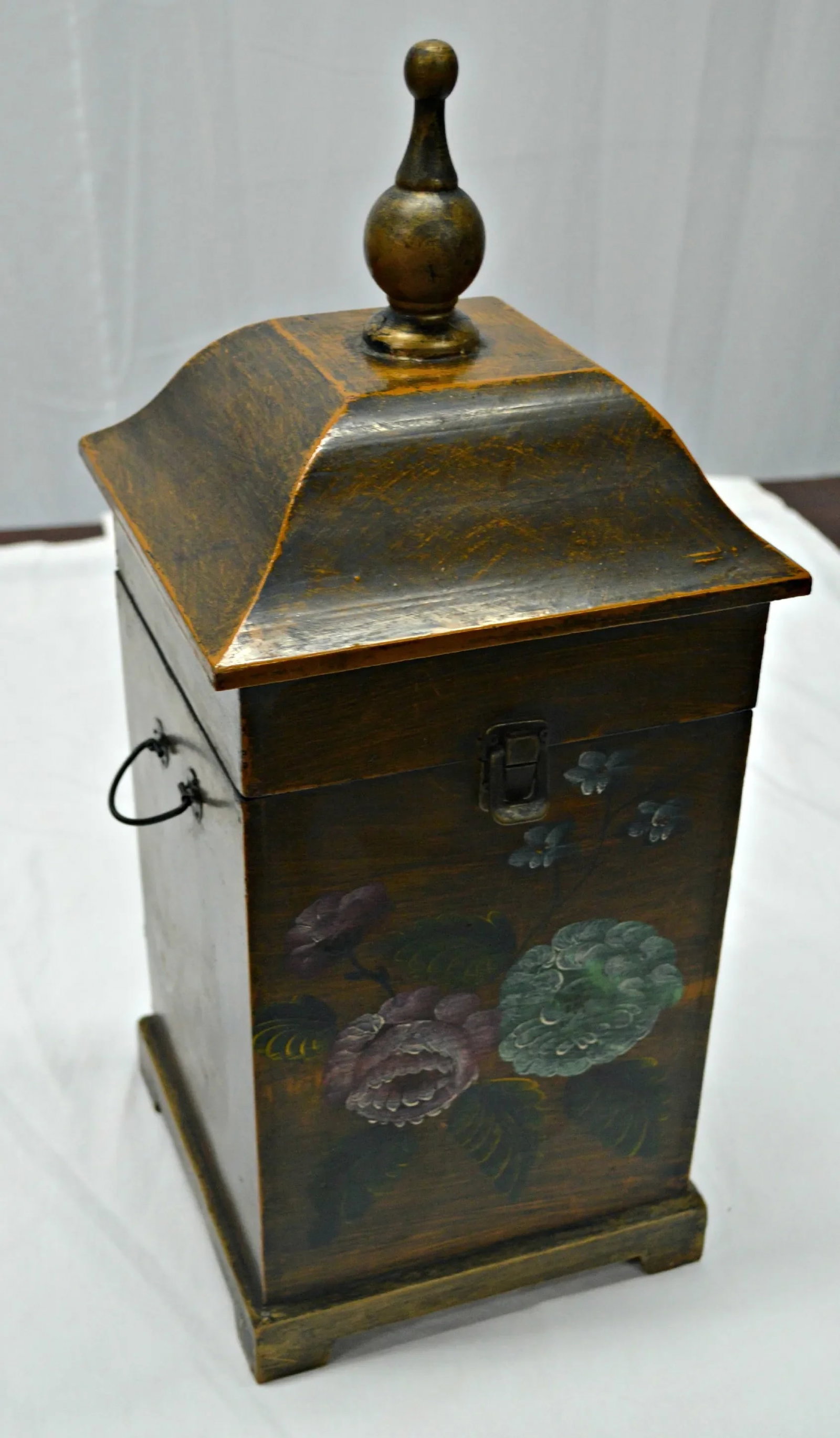 Pagoda Wooden Box for 4 Bottles - 2