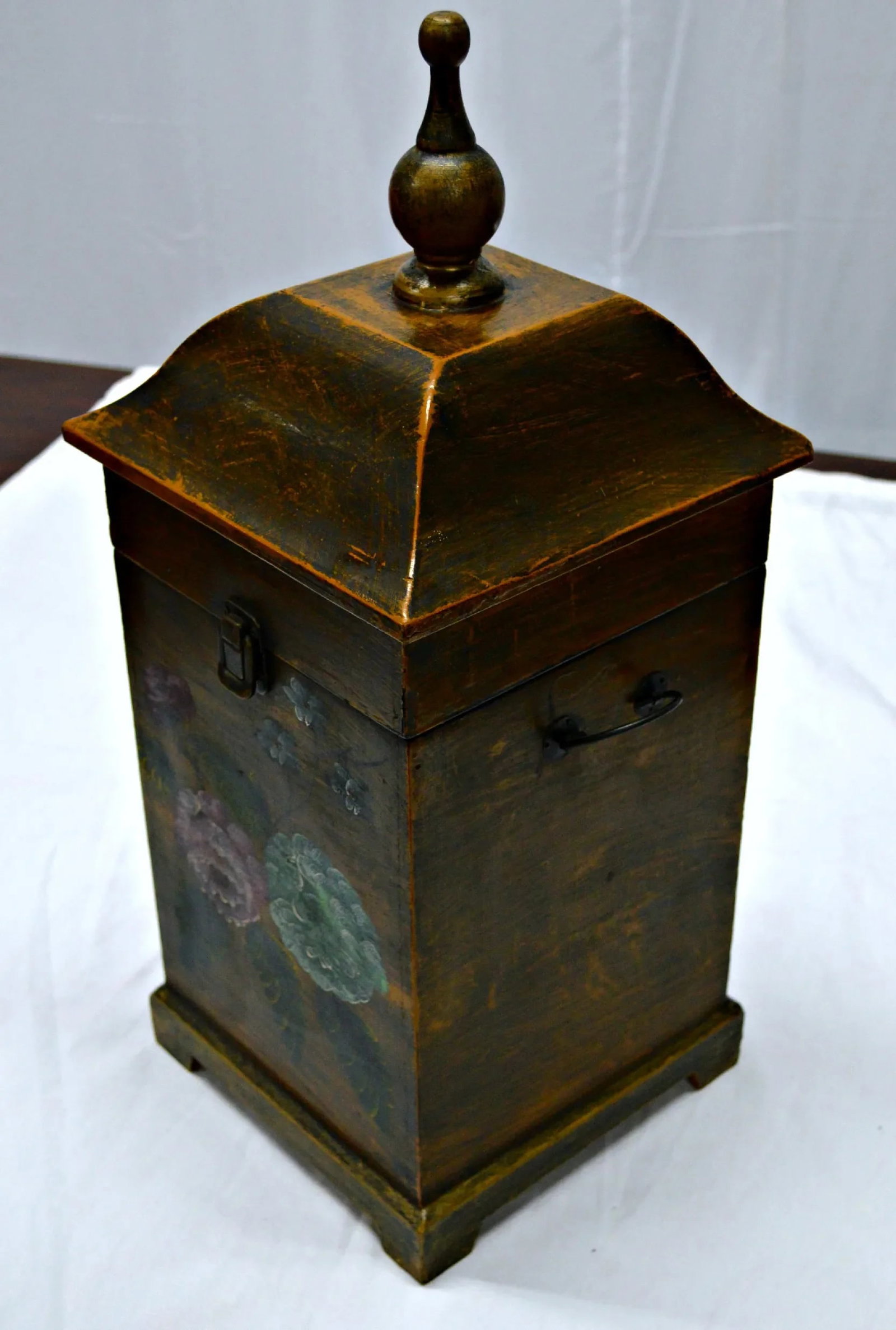 Pagoda Wooden Box for 4 Bottles - 5