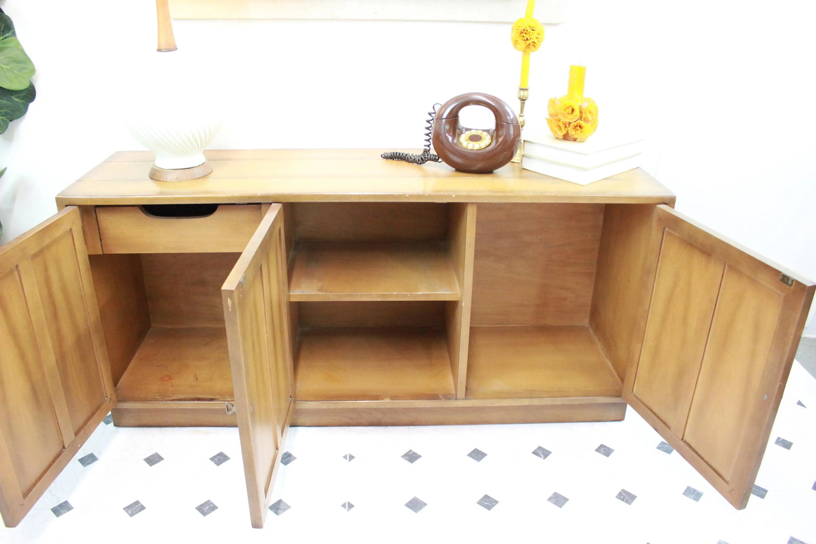 Mid Century Modern Credenza by American of Martinsville - 2