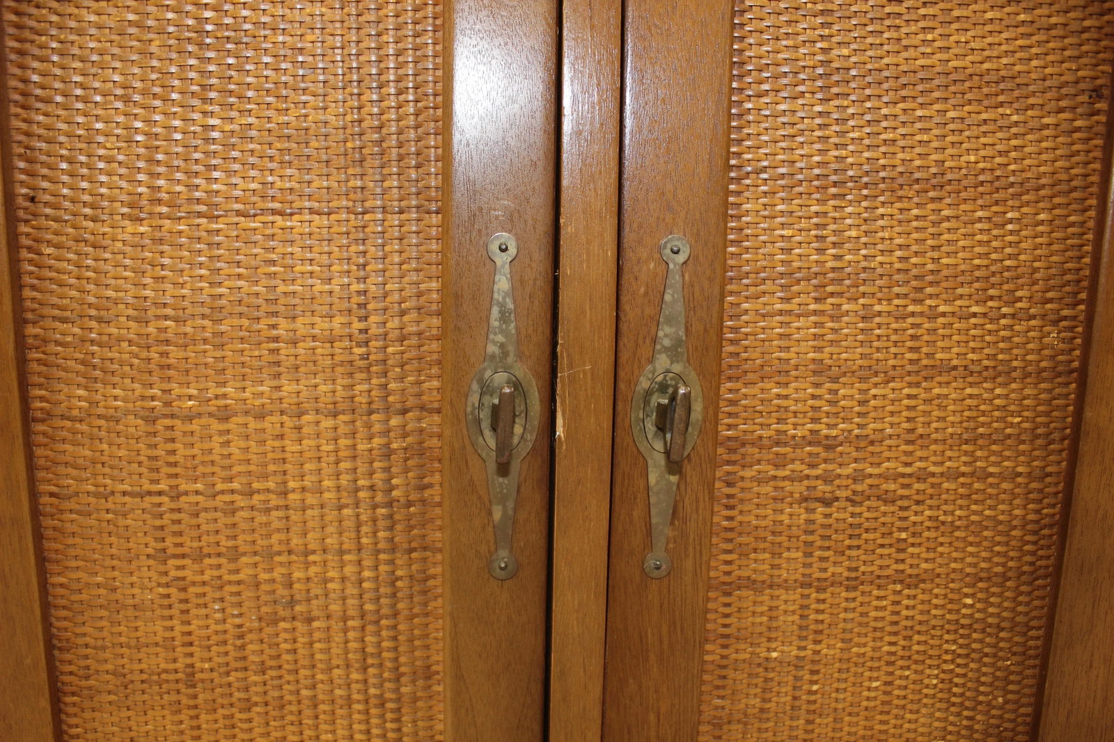 Mid Century Modern Credenza by American of Martinsville - 6