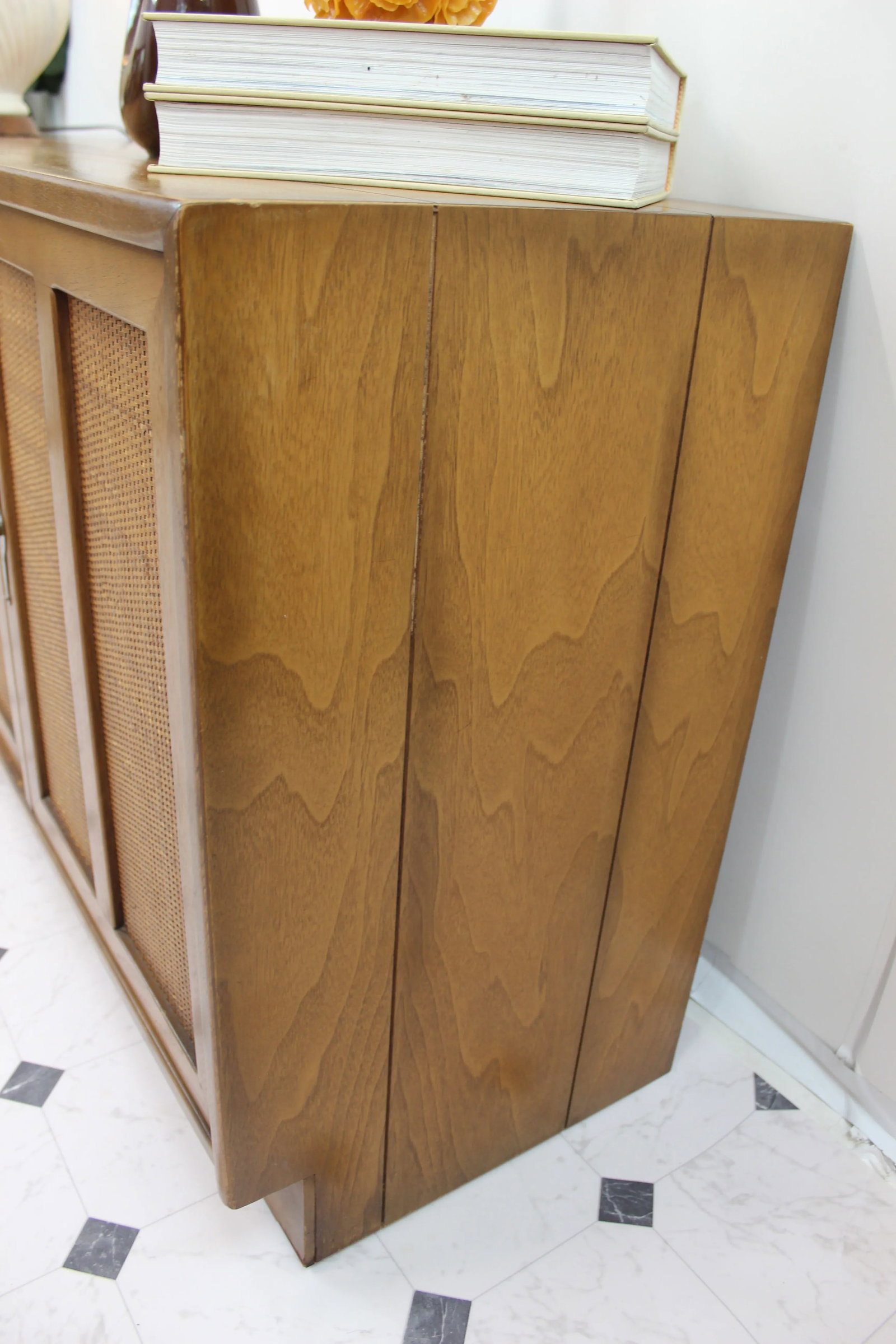 Mid Century Modern Credenza by American of Martinsville - 8