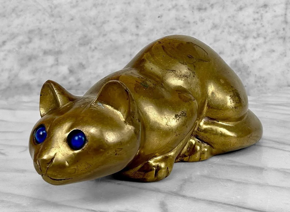 Vintage 11" Traditional Brass Crouching Blue Eye Cat Sculpture - 4