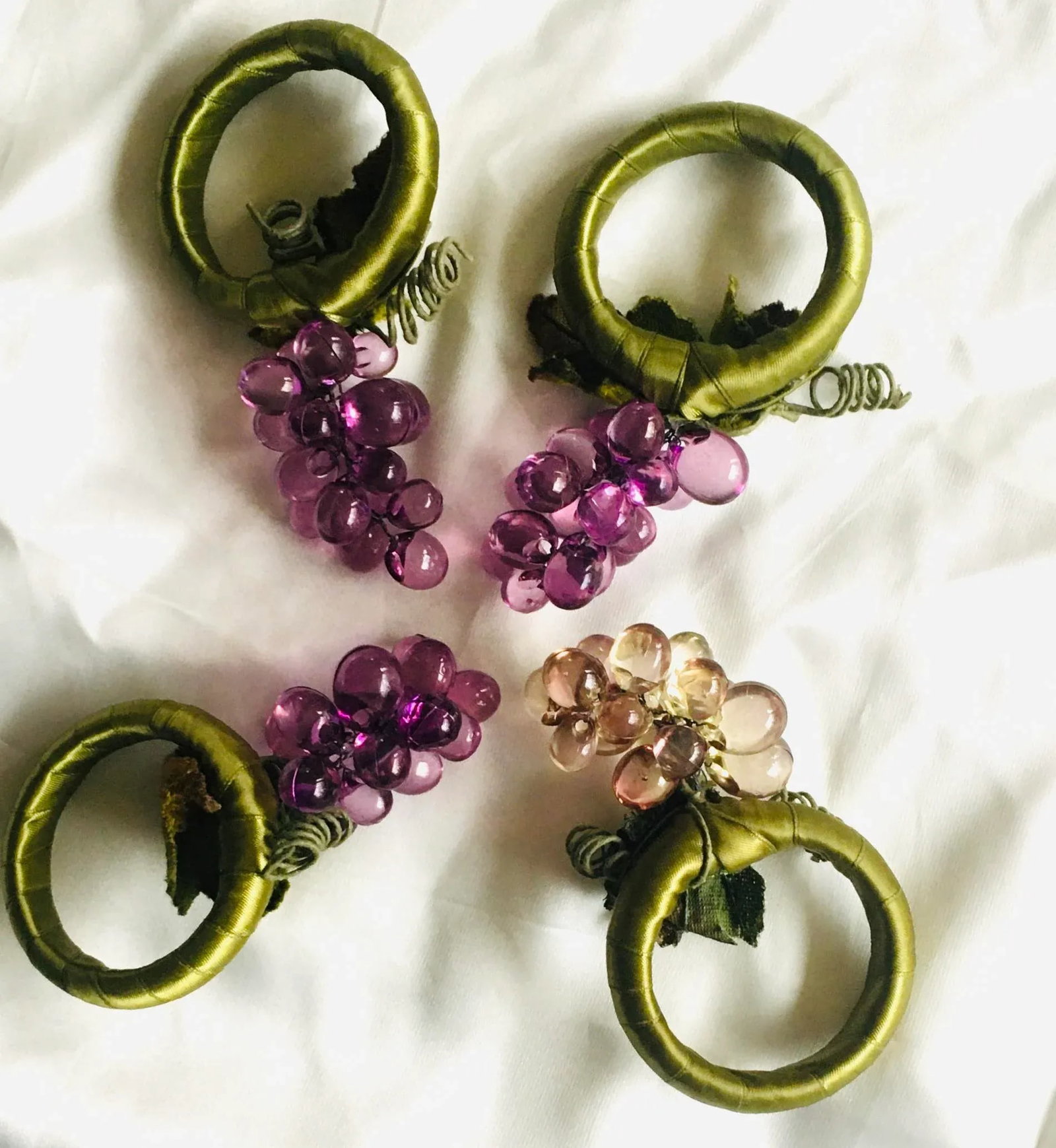 Vintage Acrylic Grape Napkin Rings - Set of 4 - 7