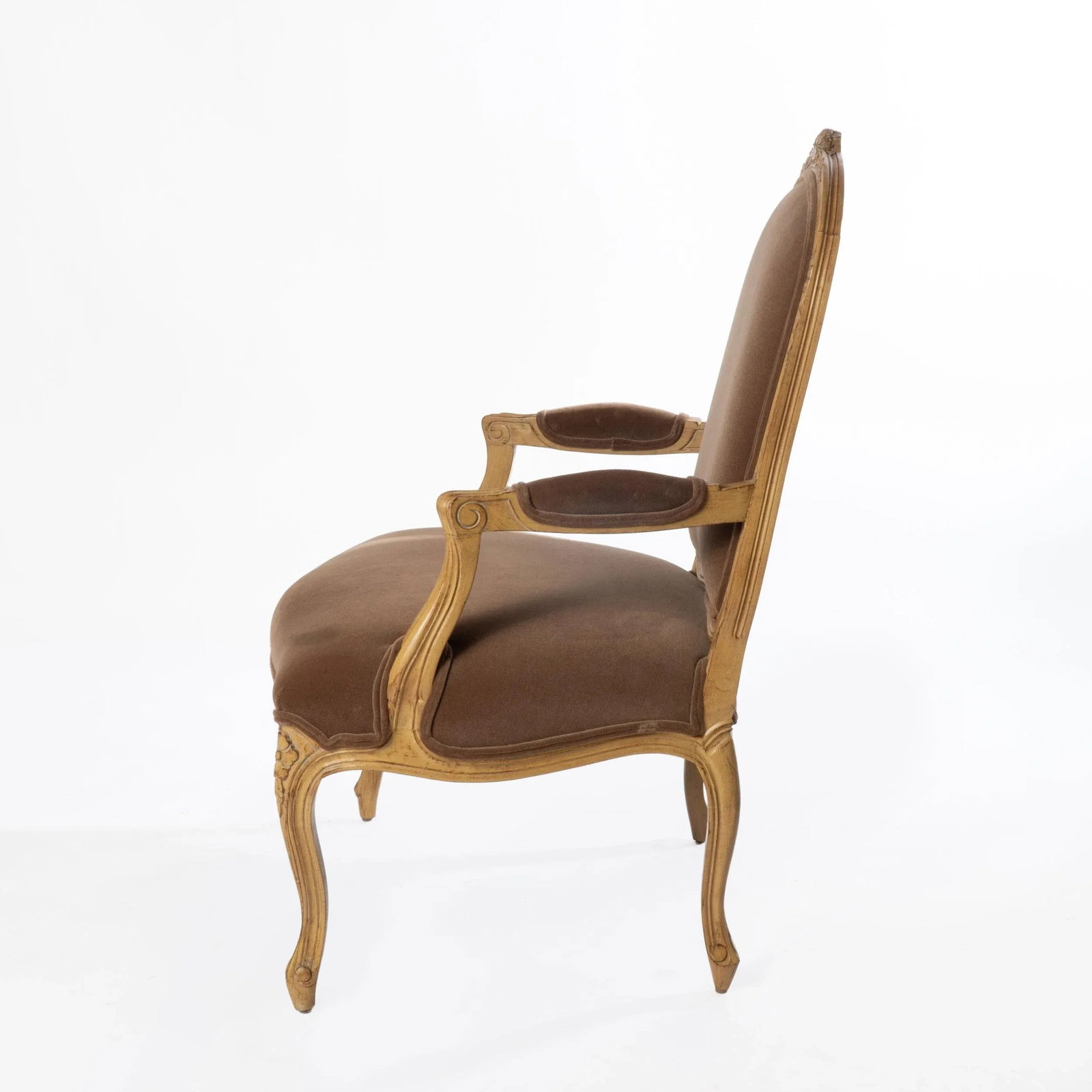 Late 20th Century Pair of French Louis XV Style Fauteuil Armchairs - 9