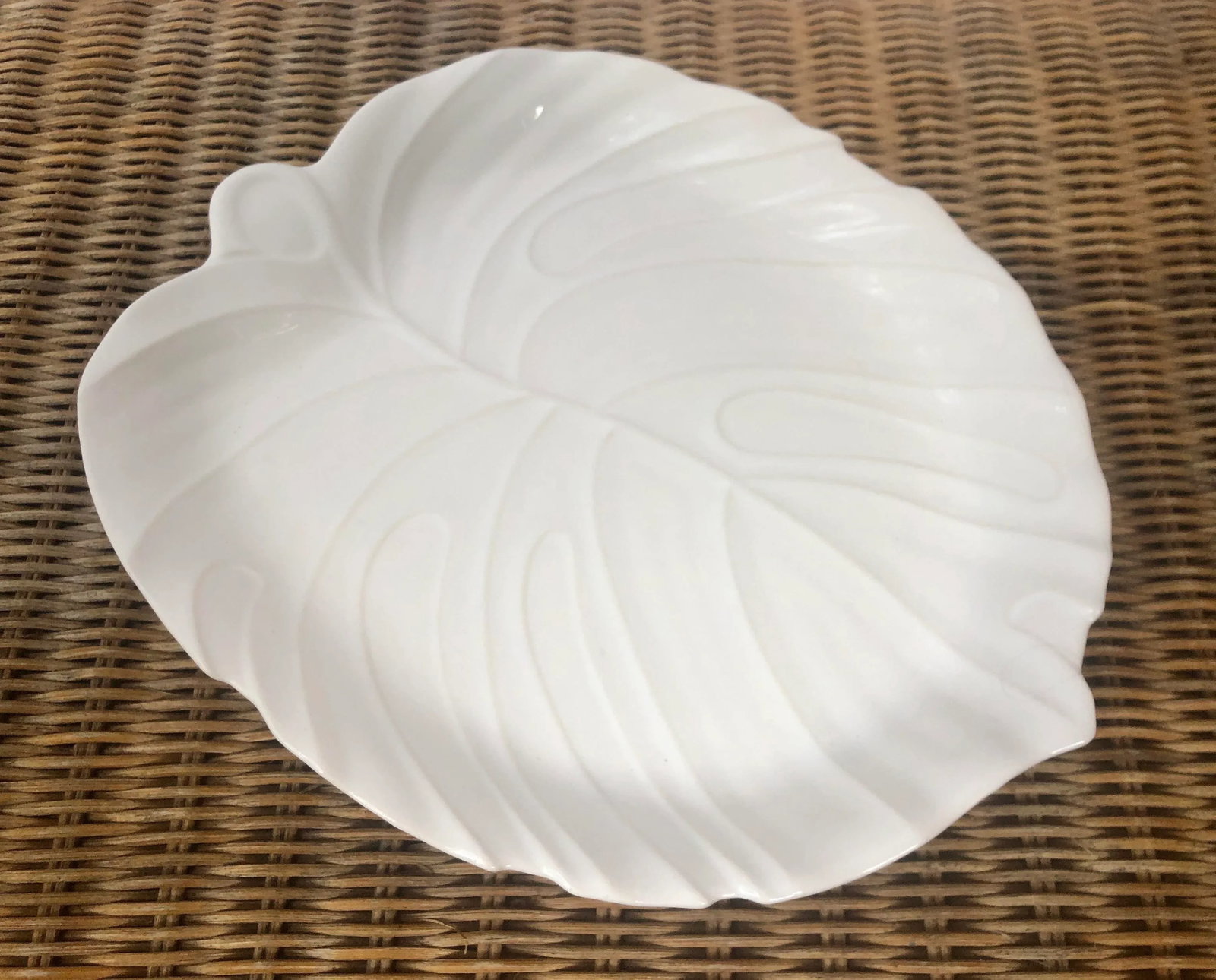 White Philodendron Palm Leaf Ceramic Platter - 2