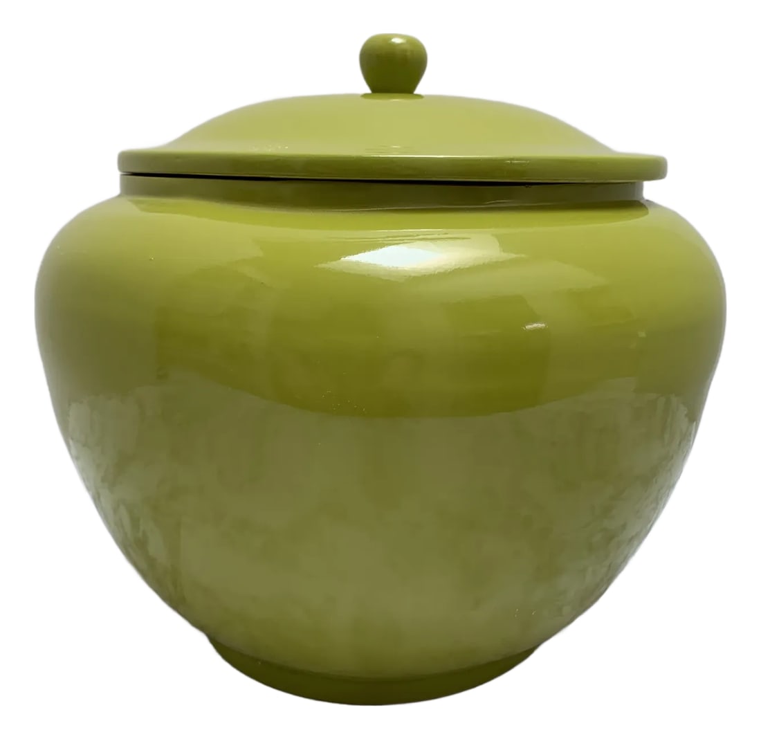 Vintage Bamboo Jonathan Adler Green Storage Vessel: Vintage Jonathan Adler bamboo chartreuse storage and decor vessel. Swirled wood bamboo interior with gloss finish. Cheerful pop of color. Condition: Alterations: Original Condition Unaltered Imperfect