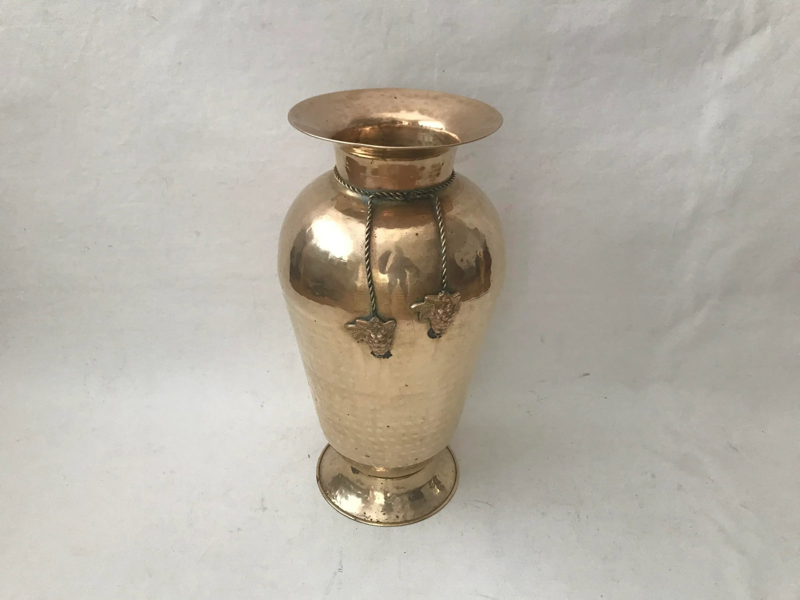 Vintage Hollywood Regency Hammered Brass Rope Grape Detail Umbrella Stand - 12