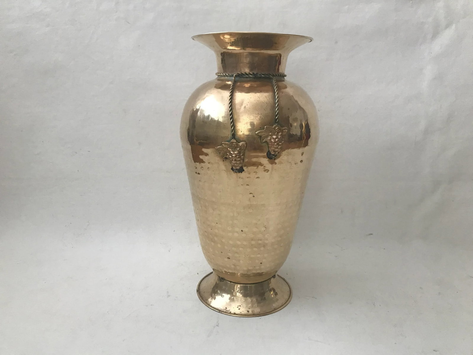 Vintage Hollywood Regency Hammered Brass Rope Grape Detail Umbrella Stand - 13