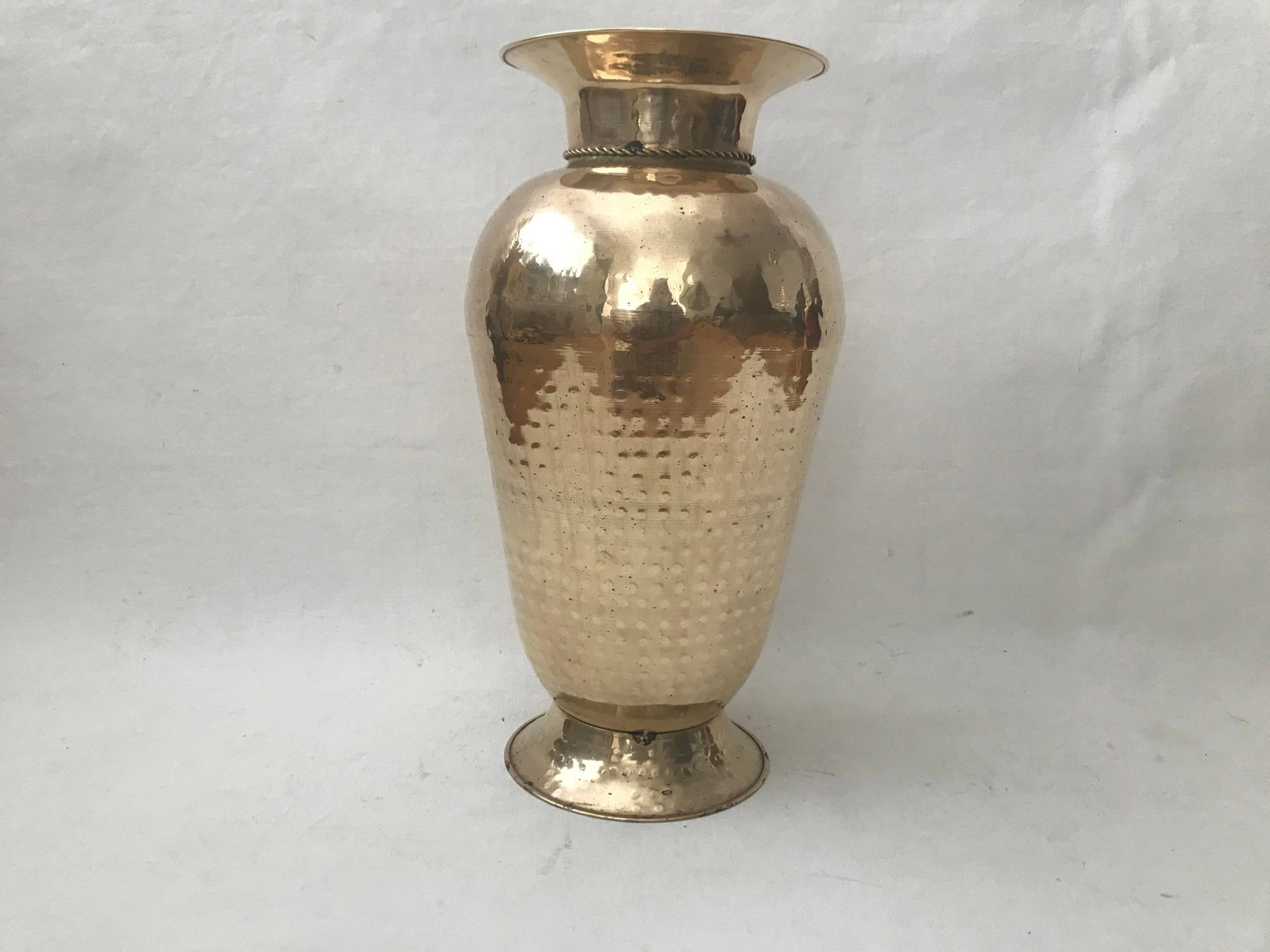 Vintage Hollywood Regency Hammered Brass Rope Grape Detail Umbrella Stand - 9