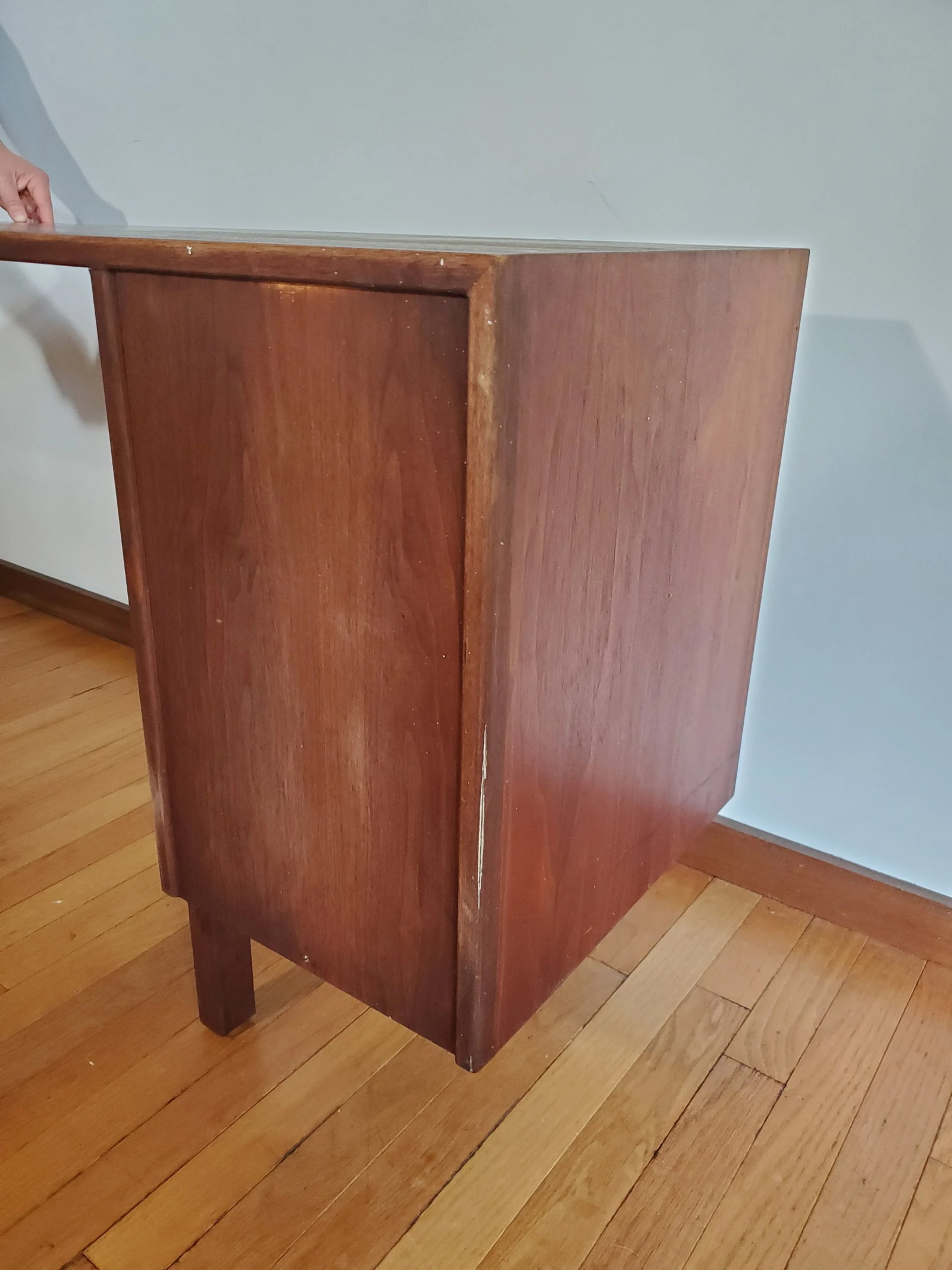Mid-Century Modern Walnut Floating Desk by Jens Risom - 11