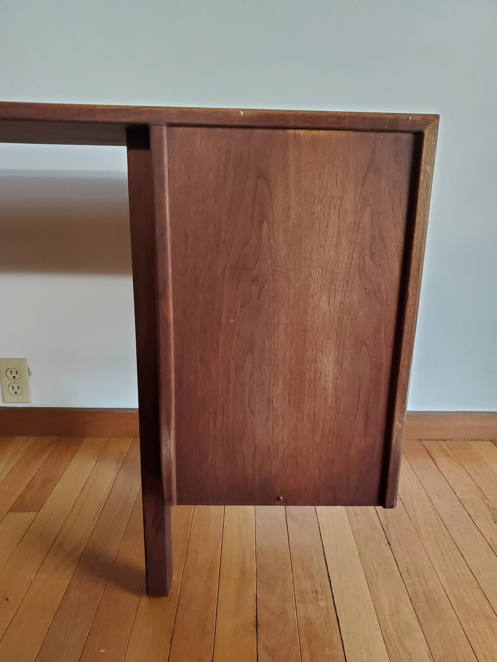 Mid-Century Modern Walnut Floating Desk by Jens Risom - 12