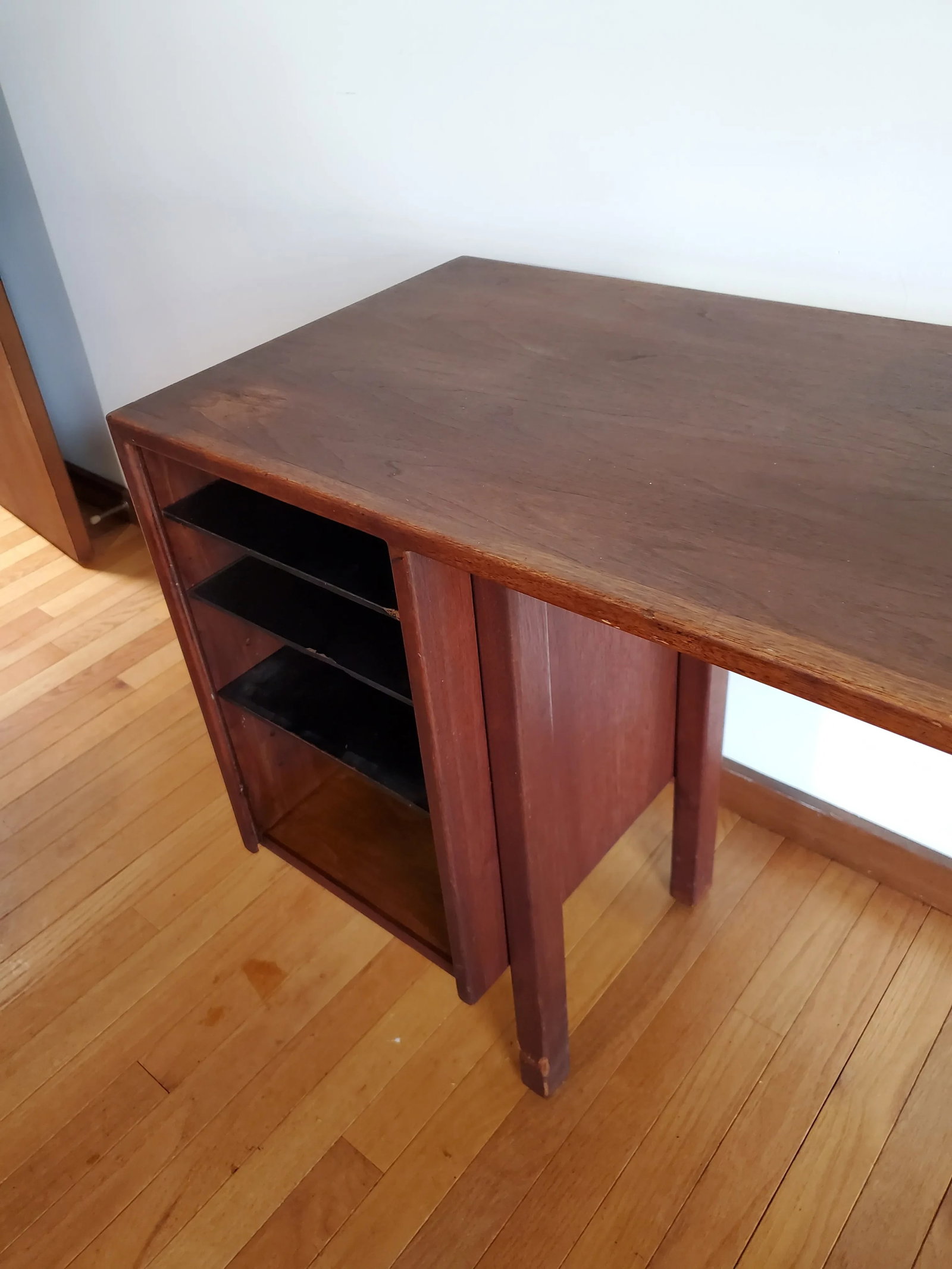 Mid-Century Modern Walnut Floating Desk by Jens Risom - 7
