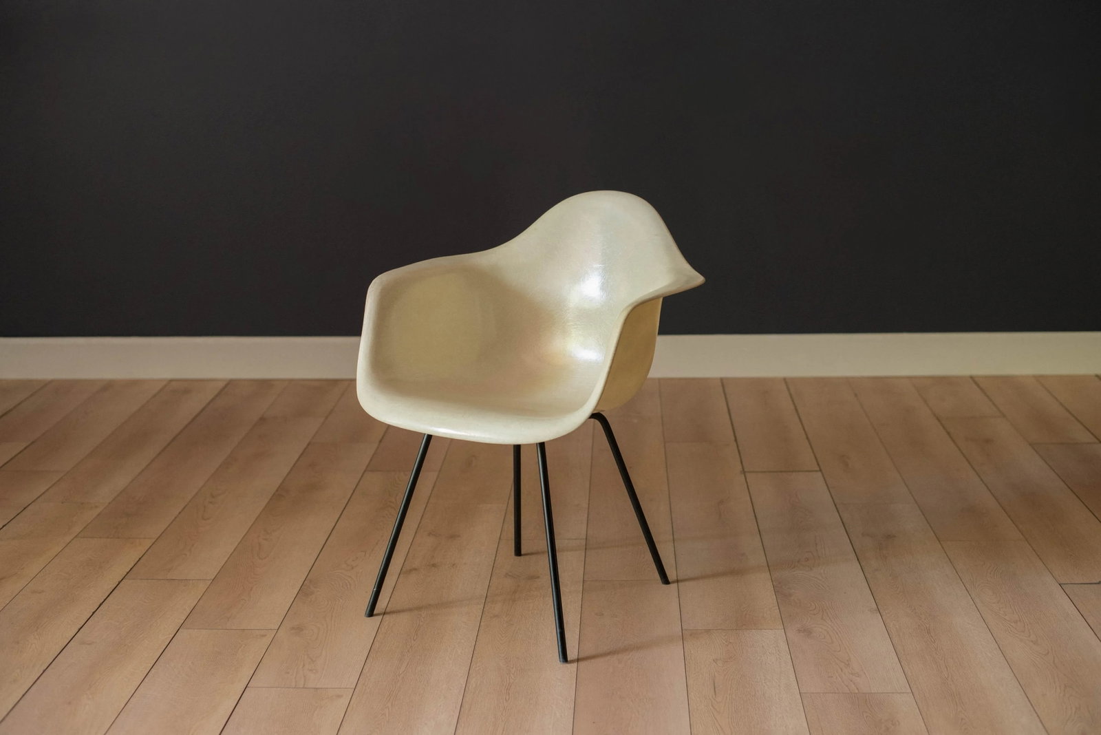 Early Zenith Parchment Dax Fiberglass Shell Armchair for Herman Miller - 13