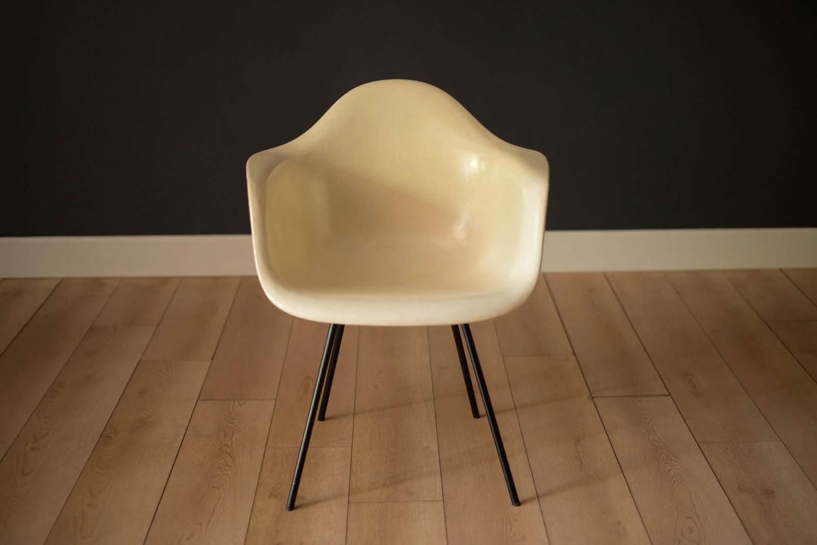 Early Zenith Parchment Dax Fiberglass Shell Armchair for Herman Miller - 2