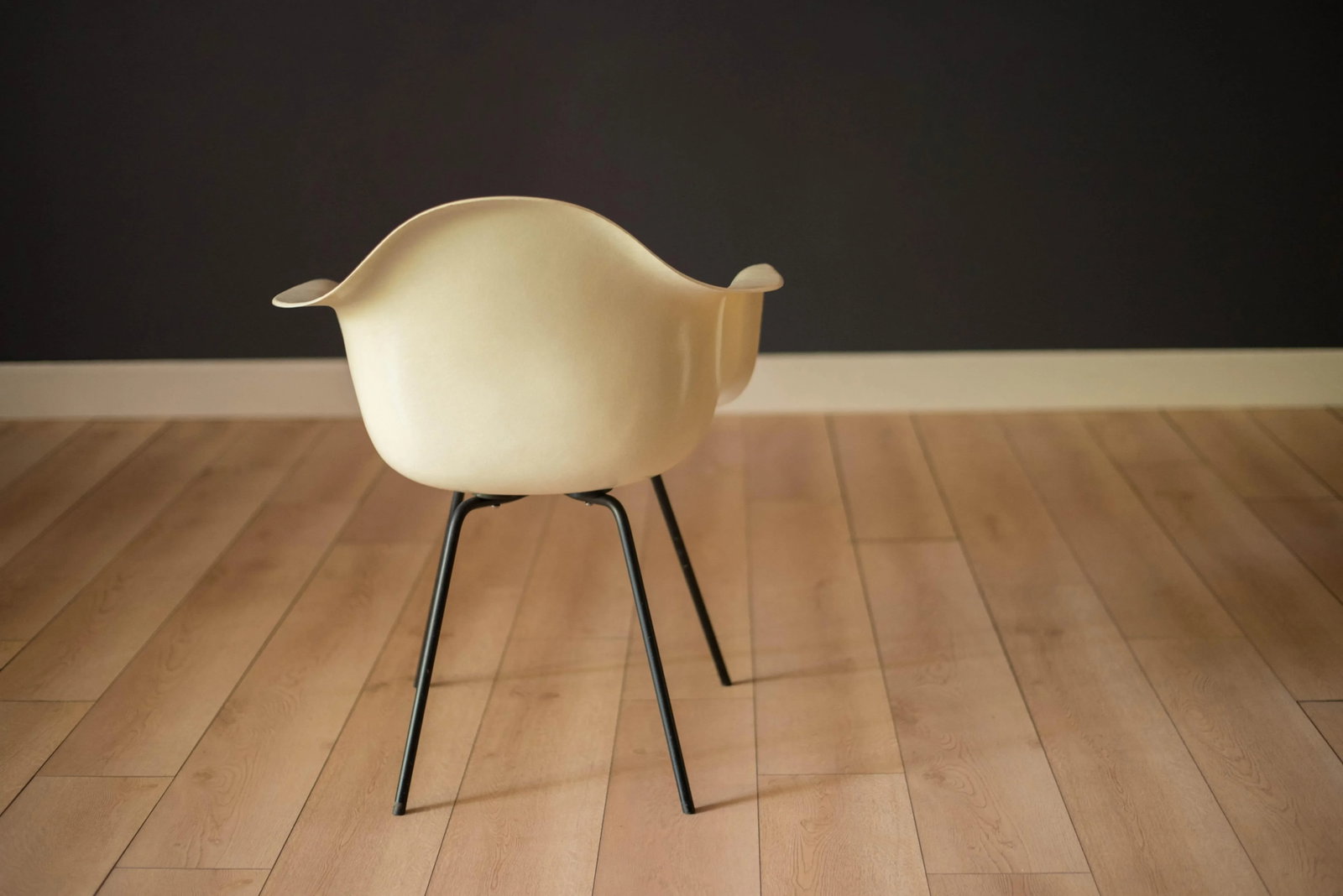 Early Zenith Parchment Dax Fiberglass Shell Armchair for Herman Miller - 5