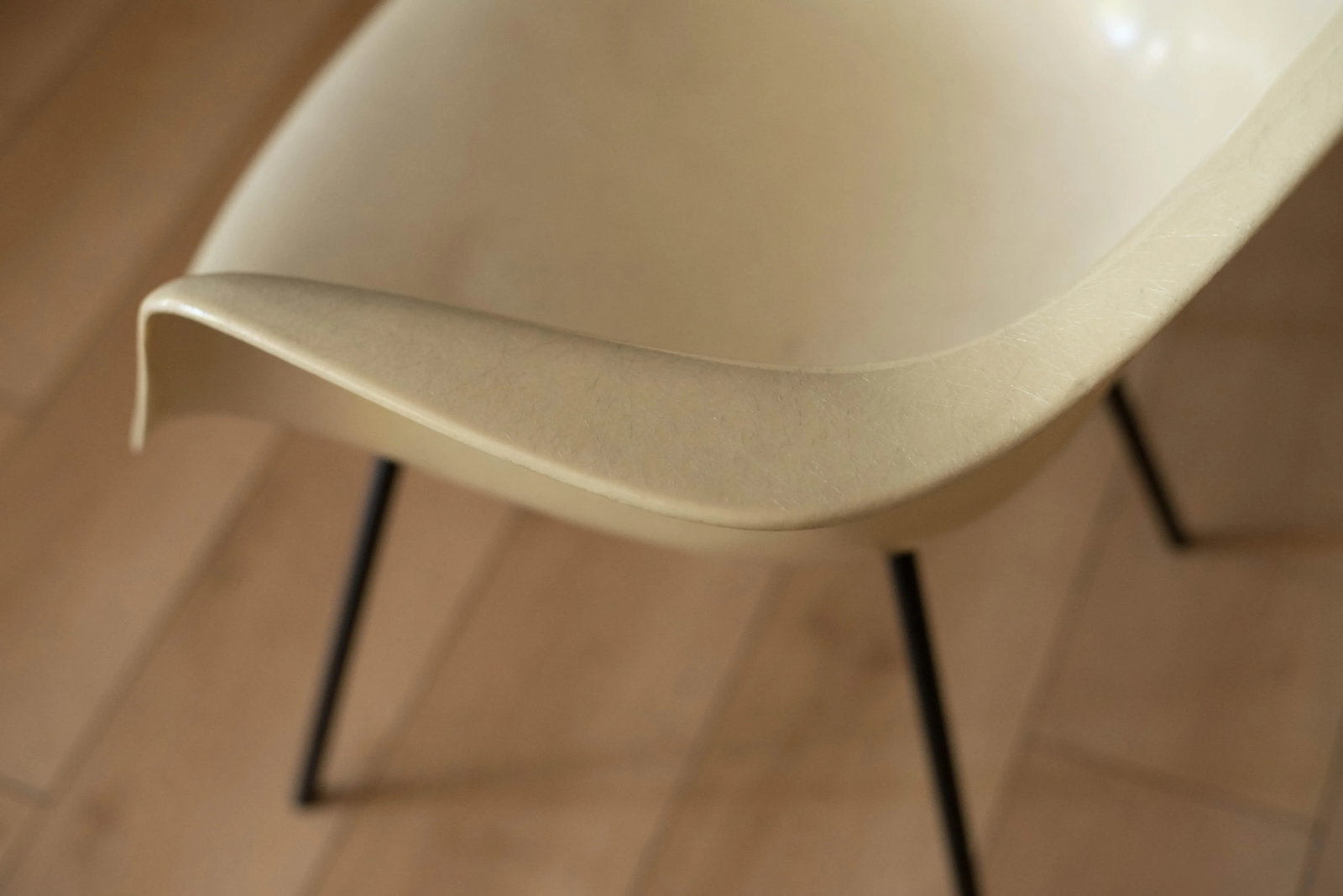 Early Zenith Parchment Dax Fiberglass Shell Armchair for Herman Miller - 6
