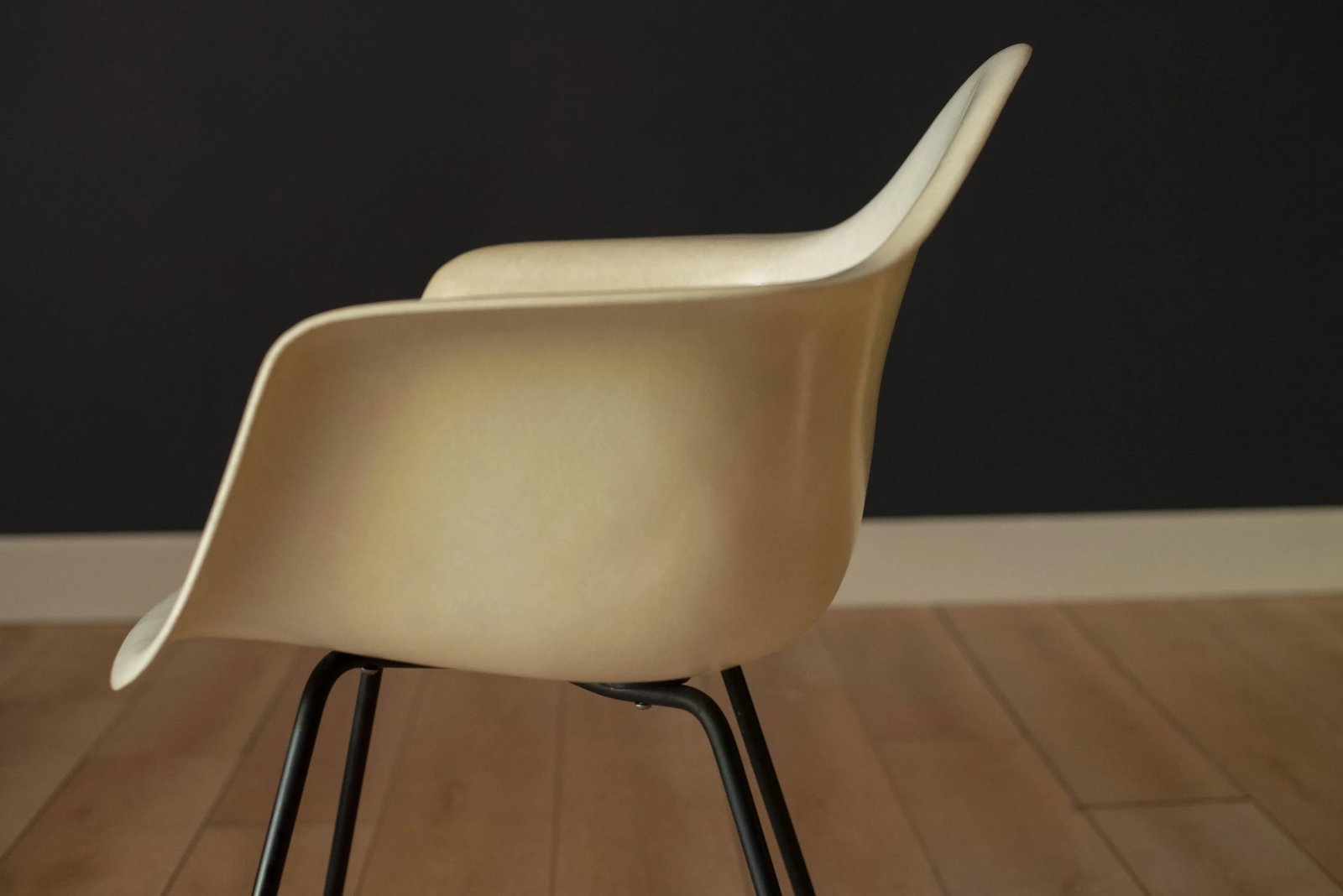 Early Zenith Parchment Dax Fiberglass Shell Armchair for Herman Miller - 8