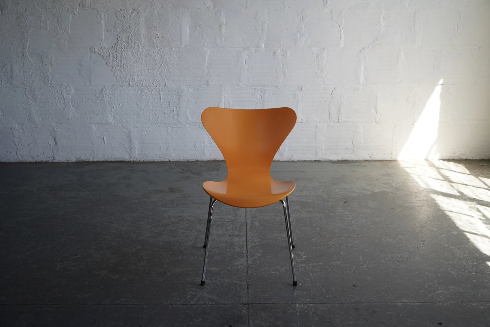 1950s Arne Jacobsen "Series 7" Chair in Orange - 4
