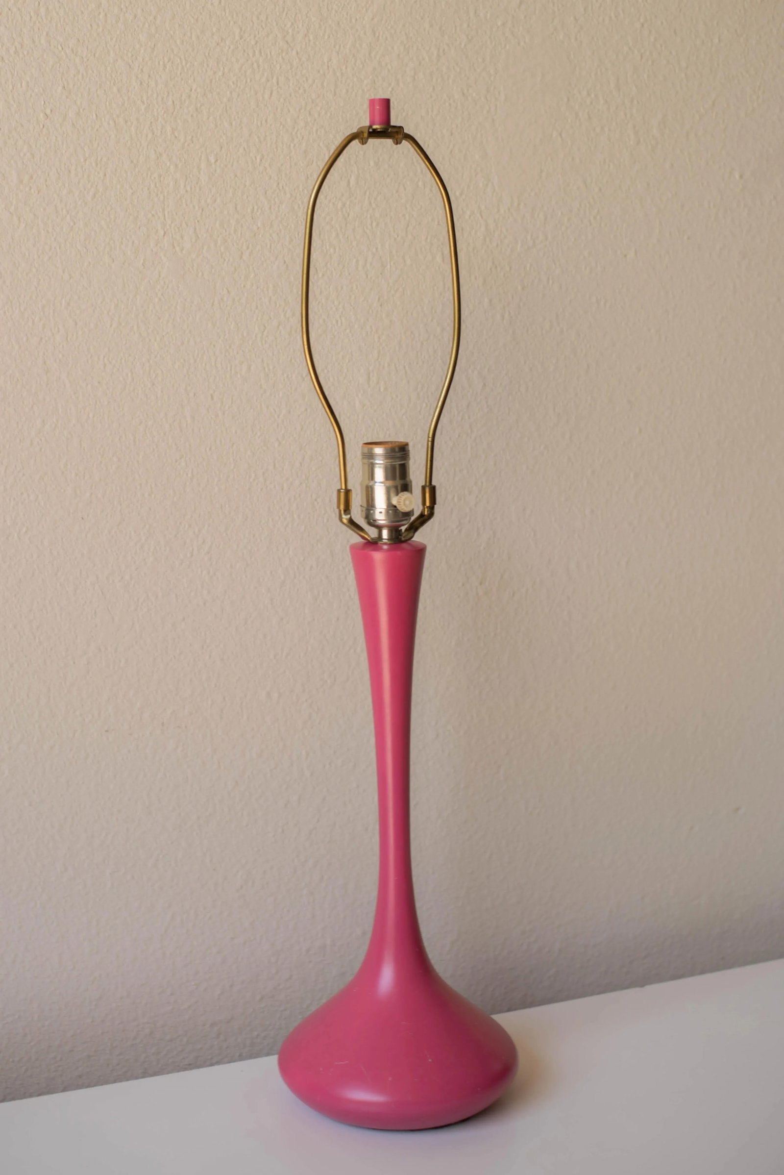 Mid Century Pink Accent Laurel Studios Lamp - 10