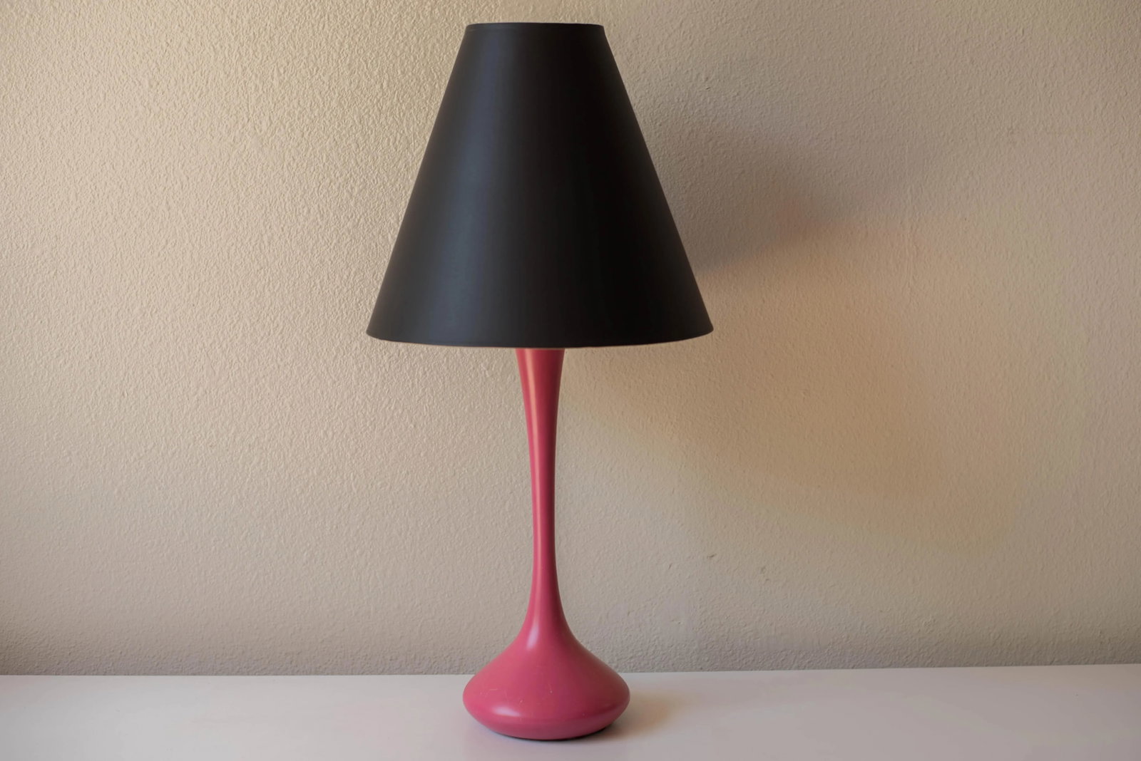 Mid Century Pink Accent Laurel Studios Lamp - 3