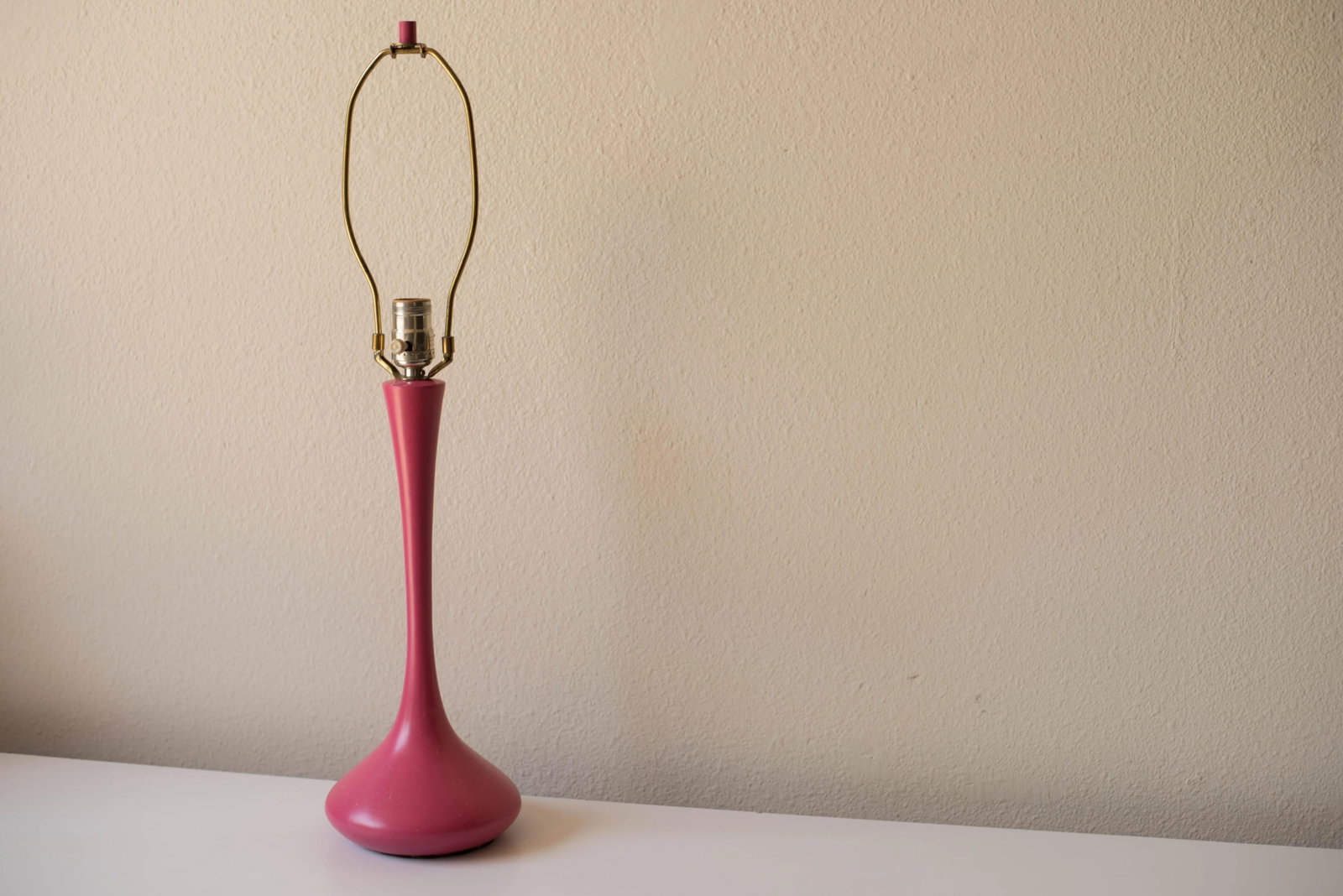 Mid Century Pink Accent Laurel Studios Lamp - 4