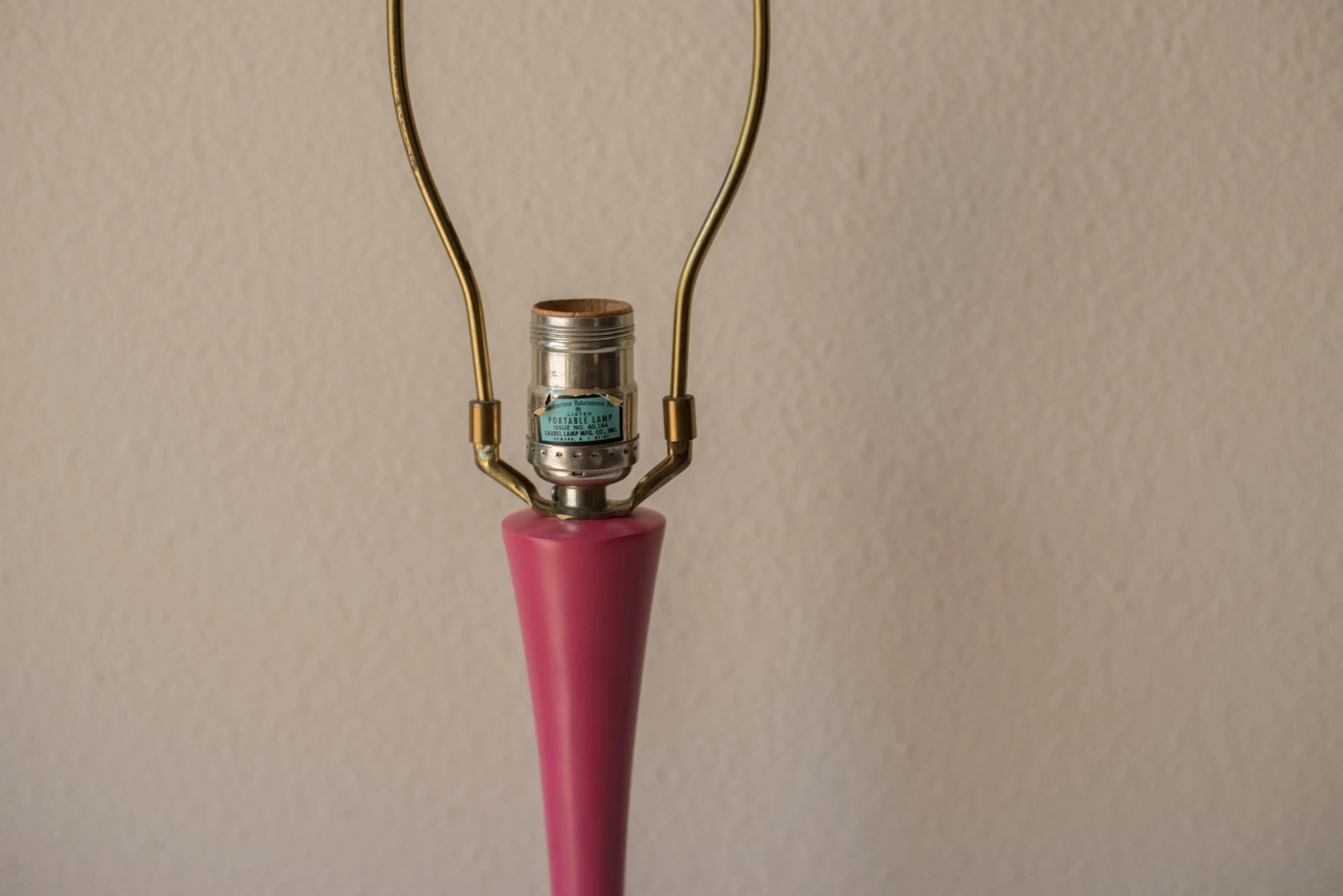 Mid Century Pink Accent Laurel Studios Lamp - 8