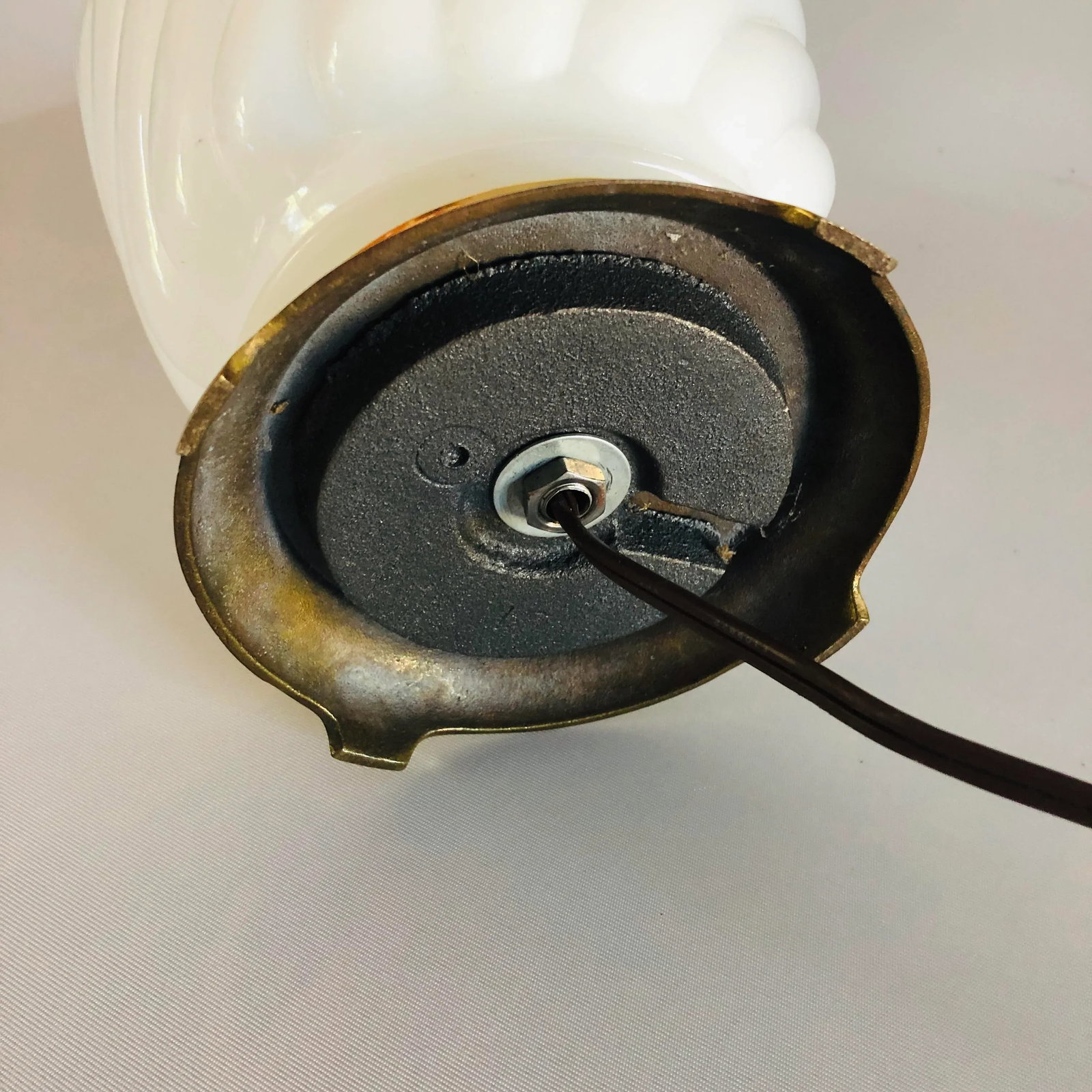 Vintage Milk Glass Table Lamp - 4