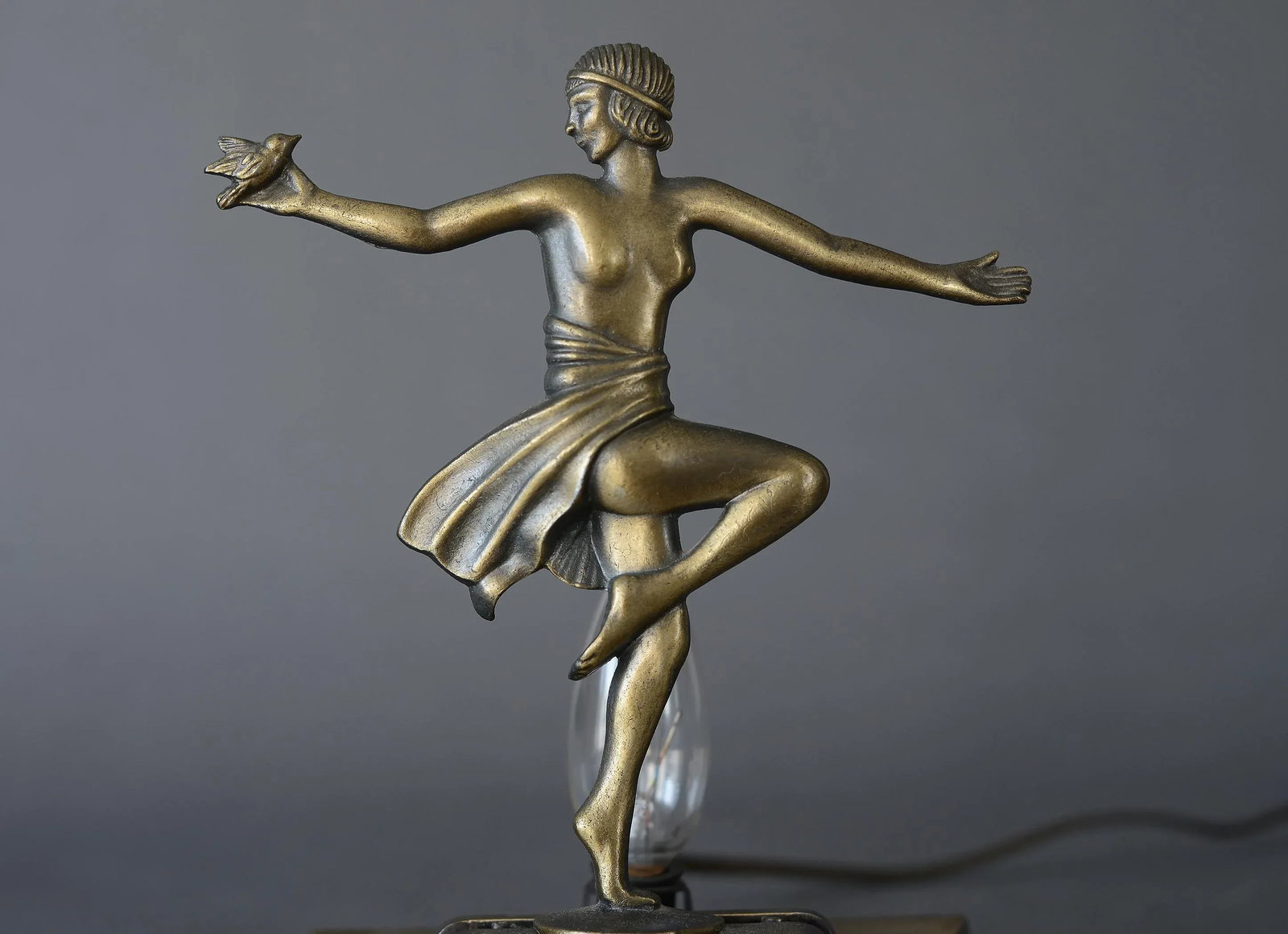 1930s Loevsky & Loevsky Art Deco Nude Lady Holding Bird Lamp - 5