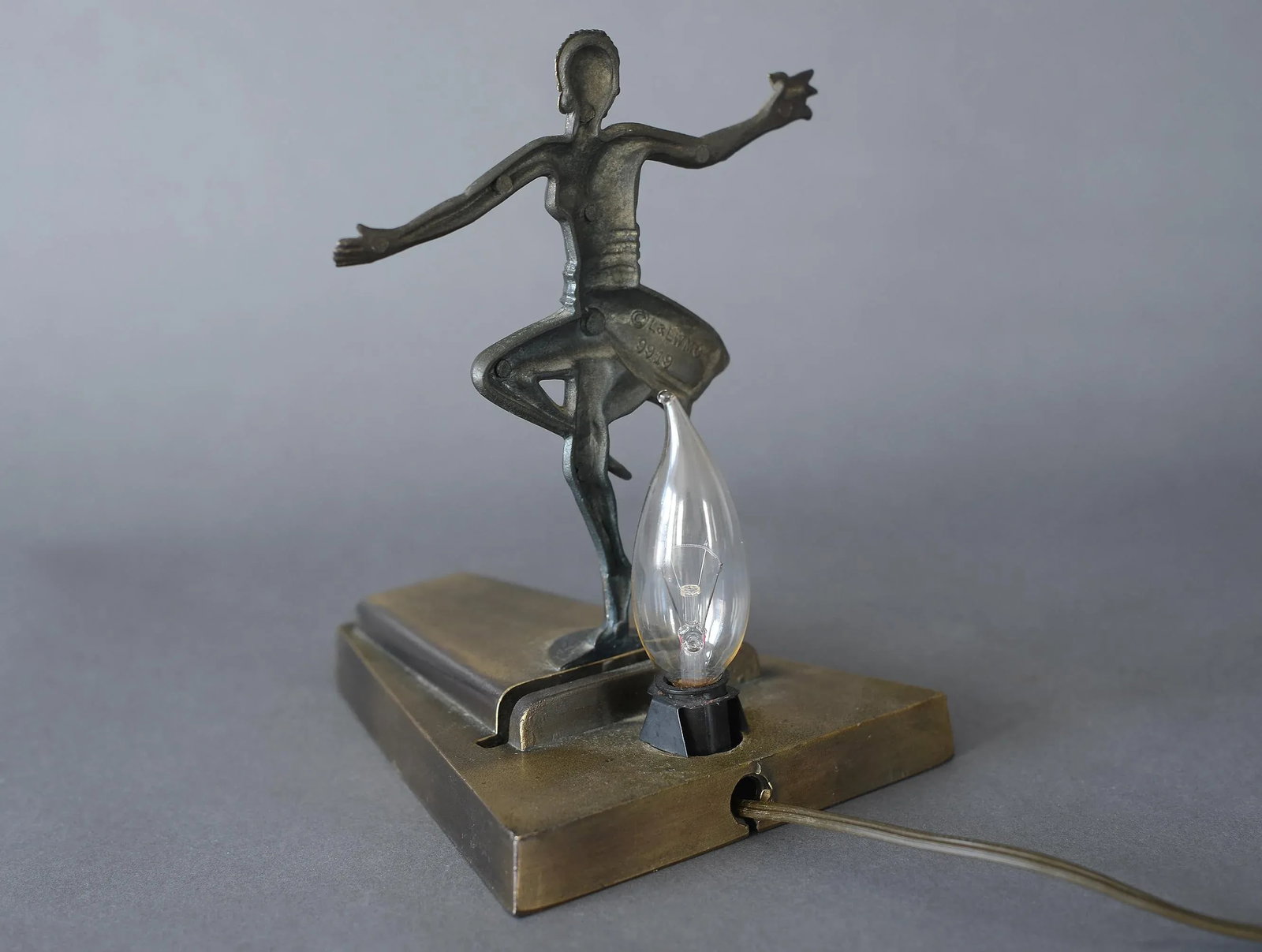 1930s Loevsky & Loevsky Art Deco Nude Lady Holding Bird Lamp - 6