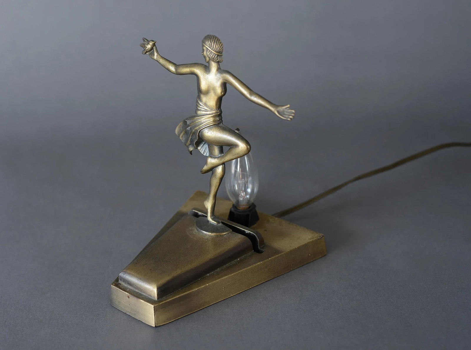 1930s Loevsky & Loevsky Art Deco Nude Lady Holding Bird Lamp - 7