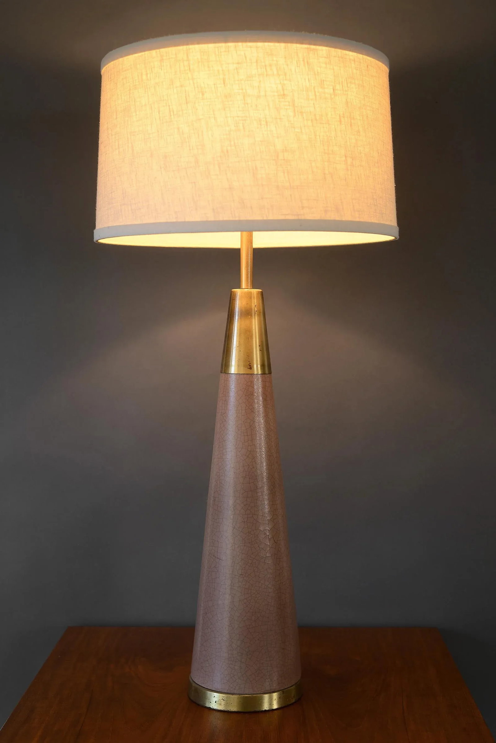 Large 1950s Mid Century Cone-Shaped Crackle Ceramic and Brass Table Lamp - 10