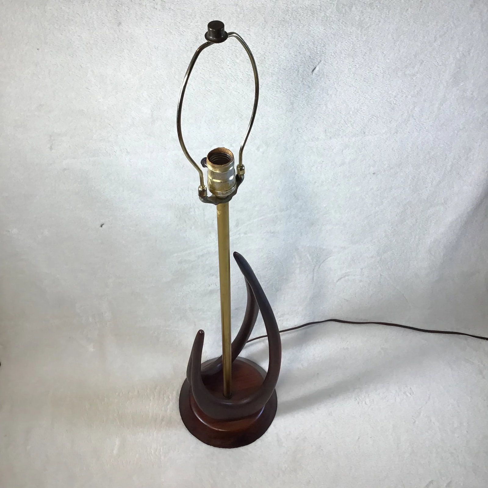 Mid Century Sculptural Walnut Table Lamp Adrian Pearsall Era - 2