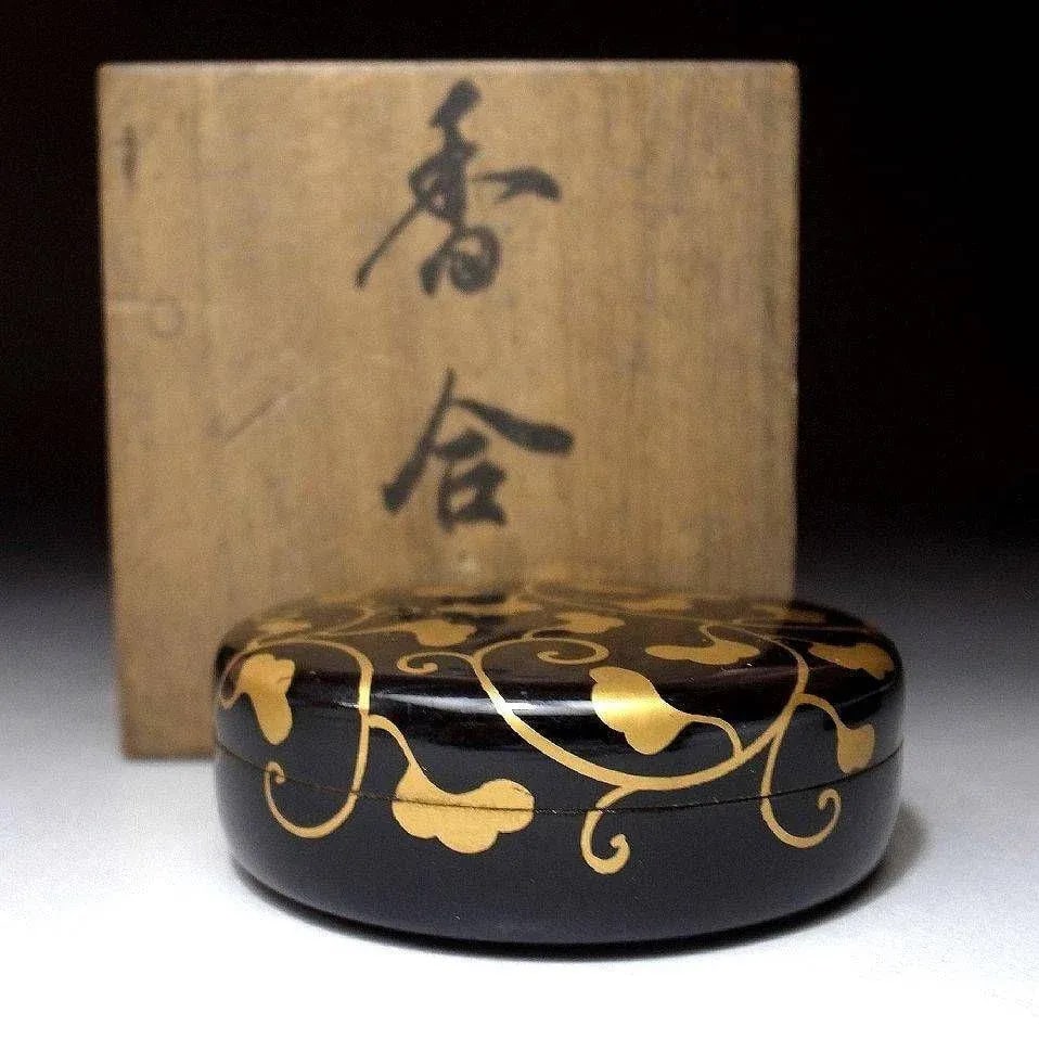 1930s Early 20th Century Japanese Kogo Incense Box Wood Gold Leaf Samurai Makie Lacquer Lidded - 2