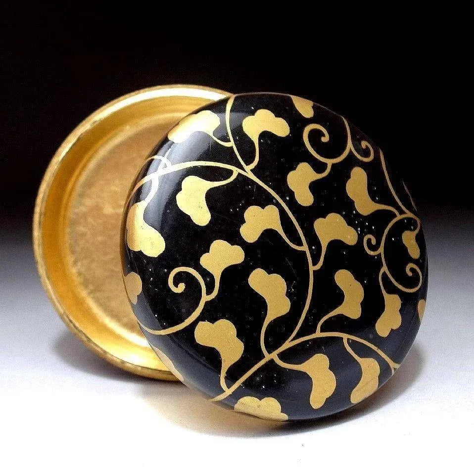 1930s Early 20th Century Japanese Kogo Incense Box Wood Gold Leaf Samurai Makie Lacquer Lidded - 4