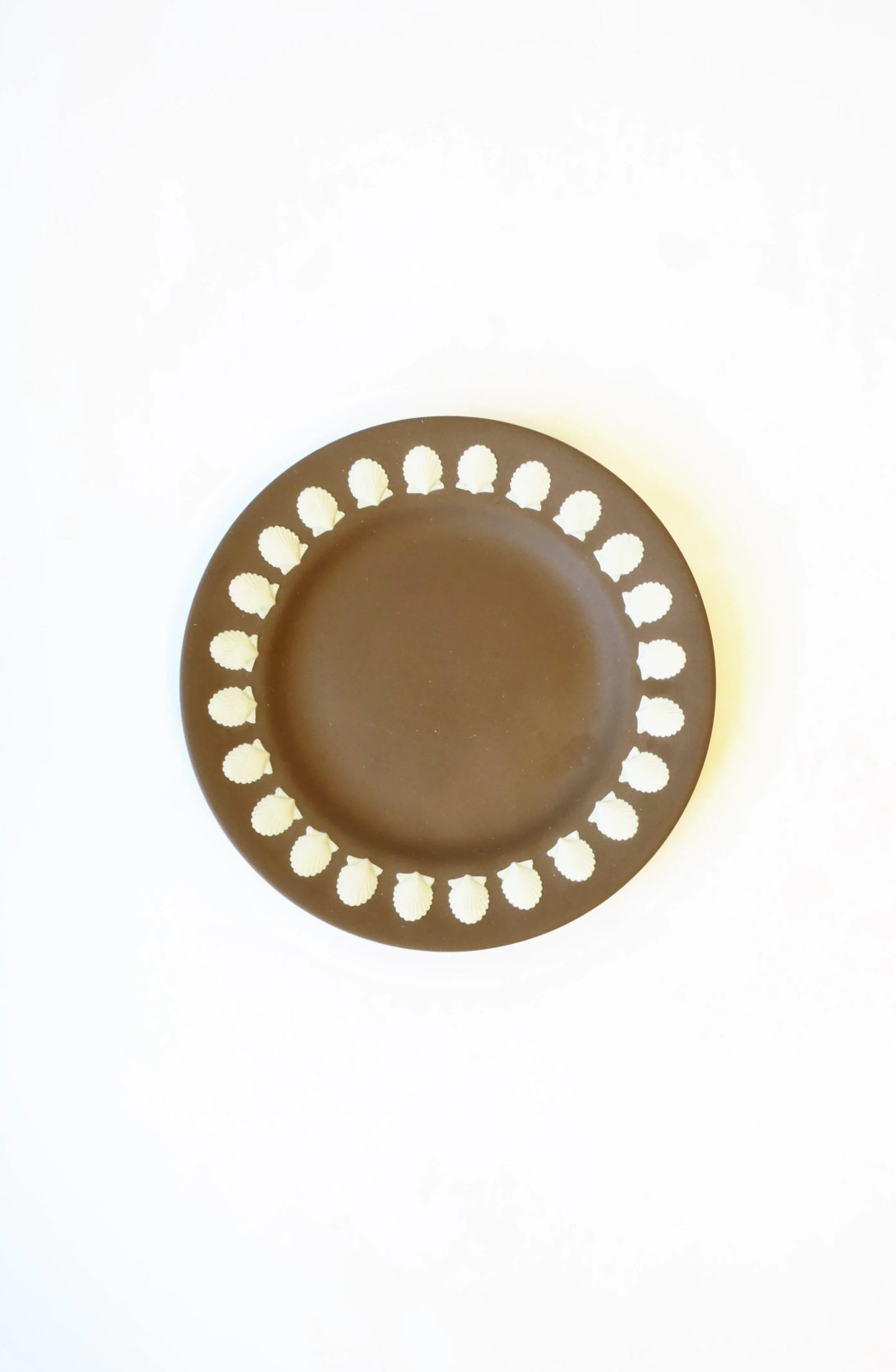 English Wedgwood Matte Jasperware Scallop Seashell Dish or Plate - 3