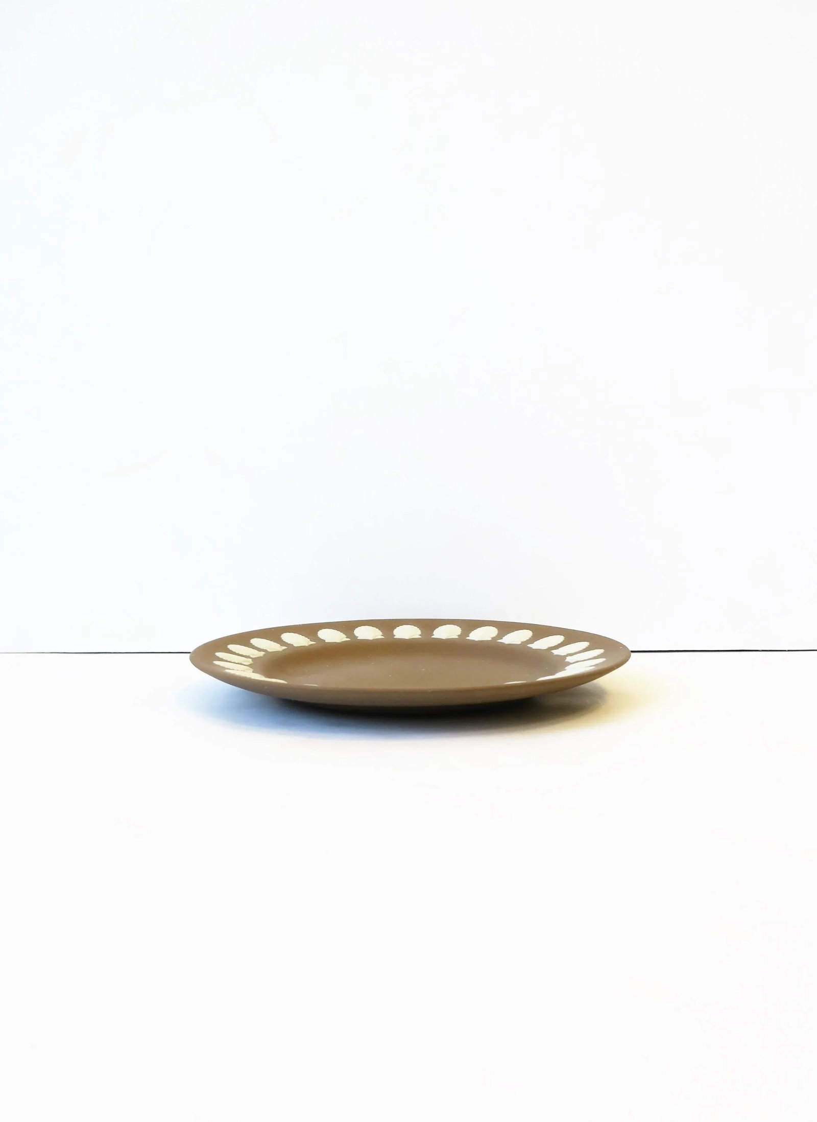 English Wedgwood Matte Jasperware Scallop Seashell Dish or Plate - 5
