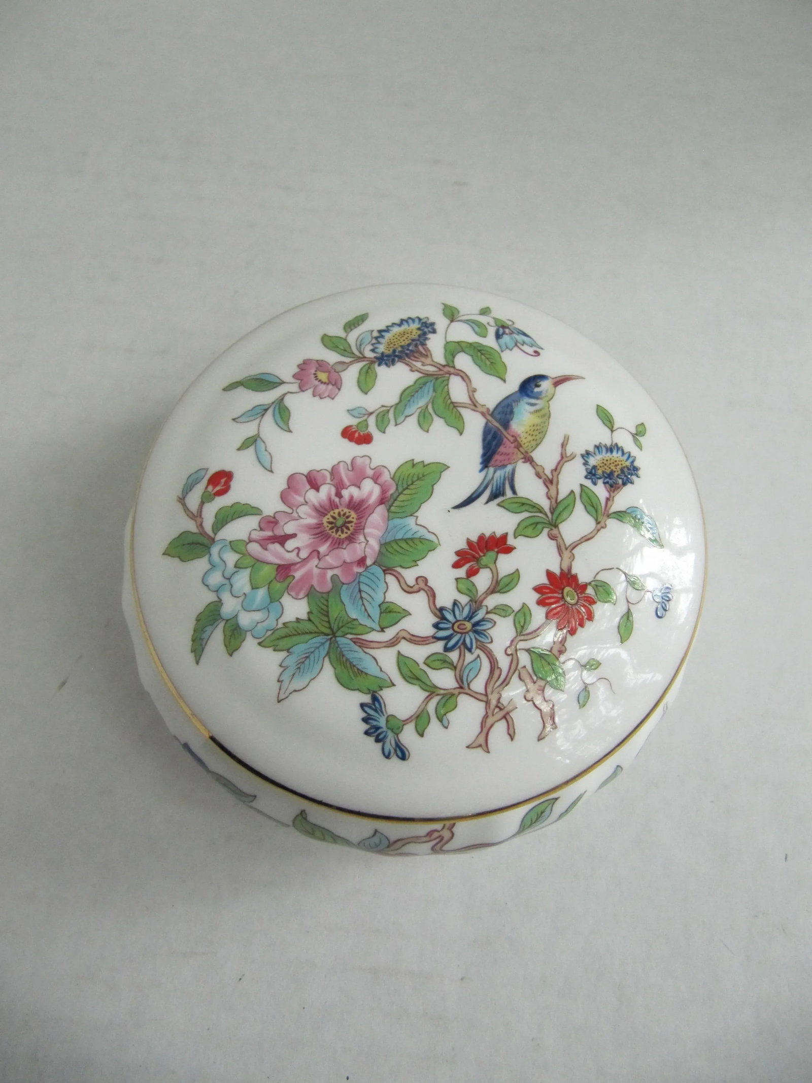 Vintage Chinoiserie English Porcelian Round Trinket Box - 4