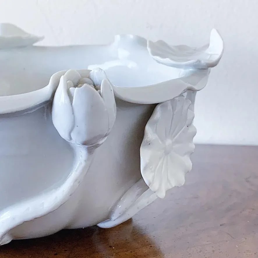 Early 20th Century Ceramic Porcelain Bowl With Rendered Lotus Flowers in Blanc De Chine Glaze - 2