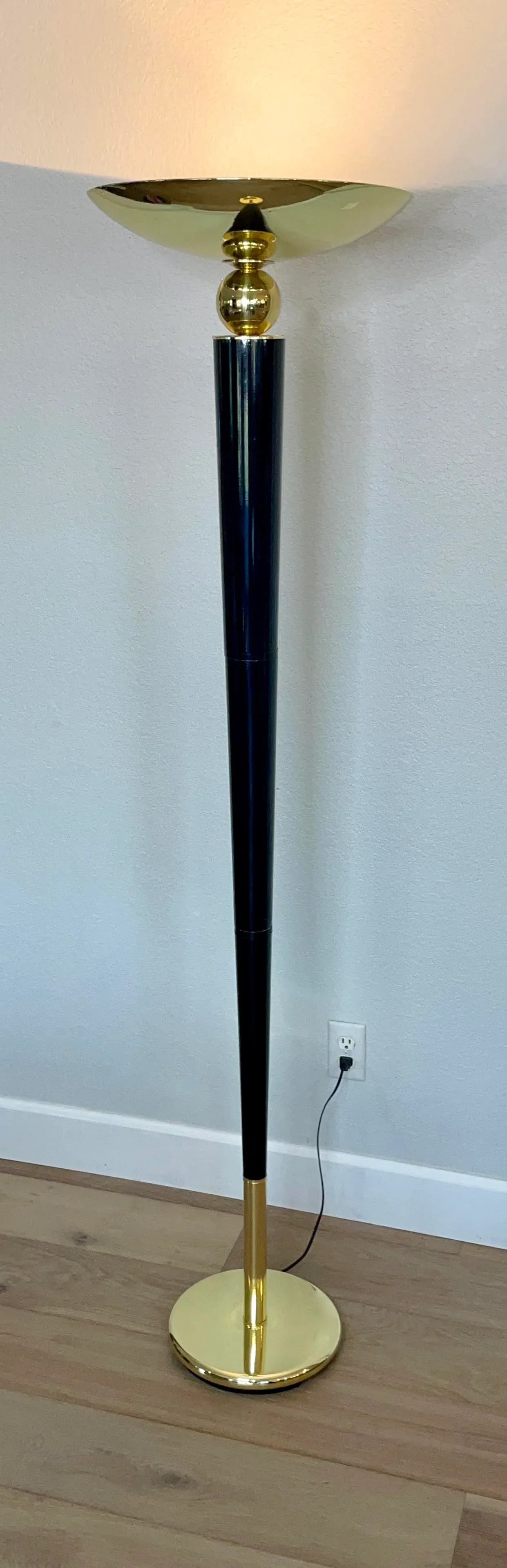 Art Deco Revival Torchiere Floor Lamp in Black Enamel & Lacquered Brass - 11