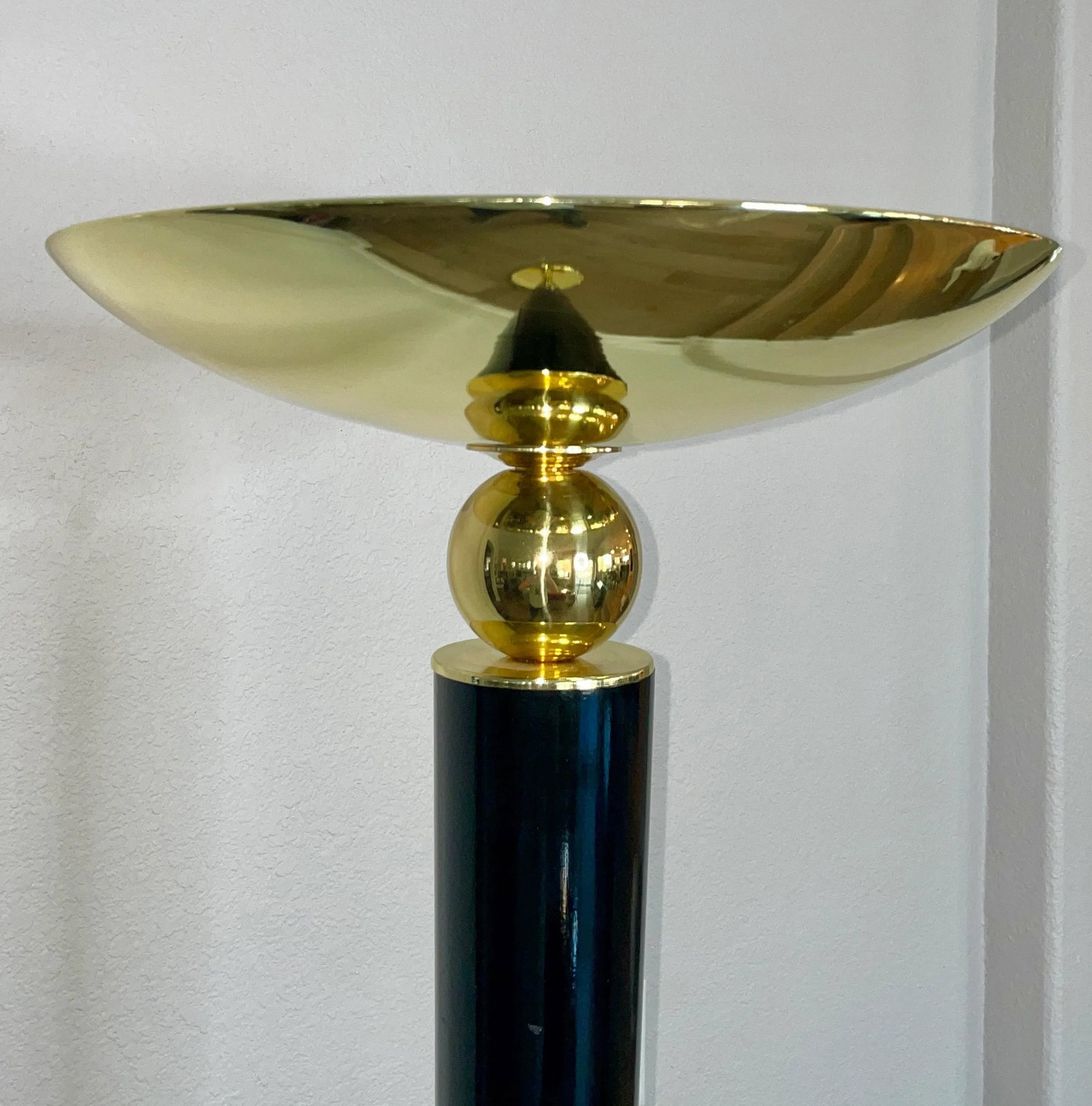 Art Deco Revival Torchiere Floor Lamp in Black Enamel & Lacquered Brass - 2